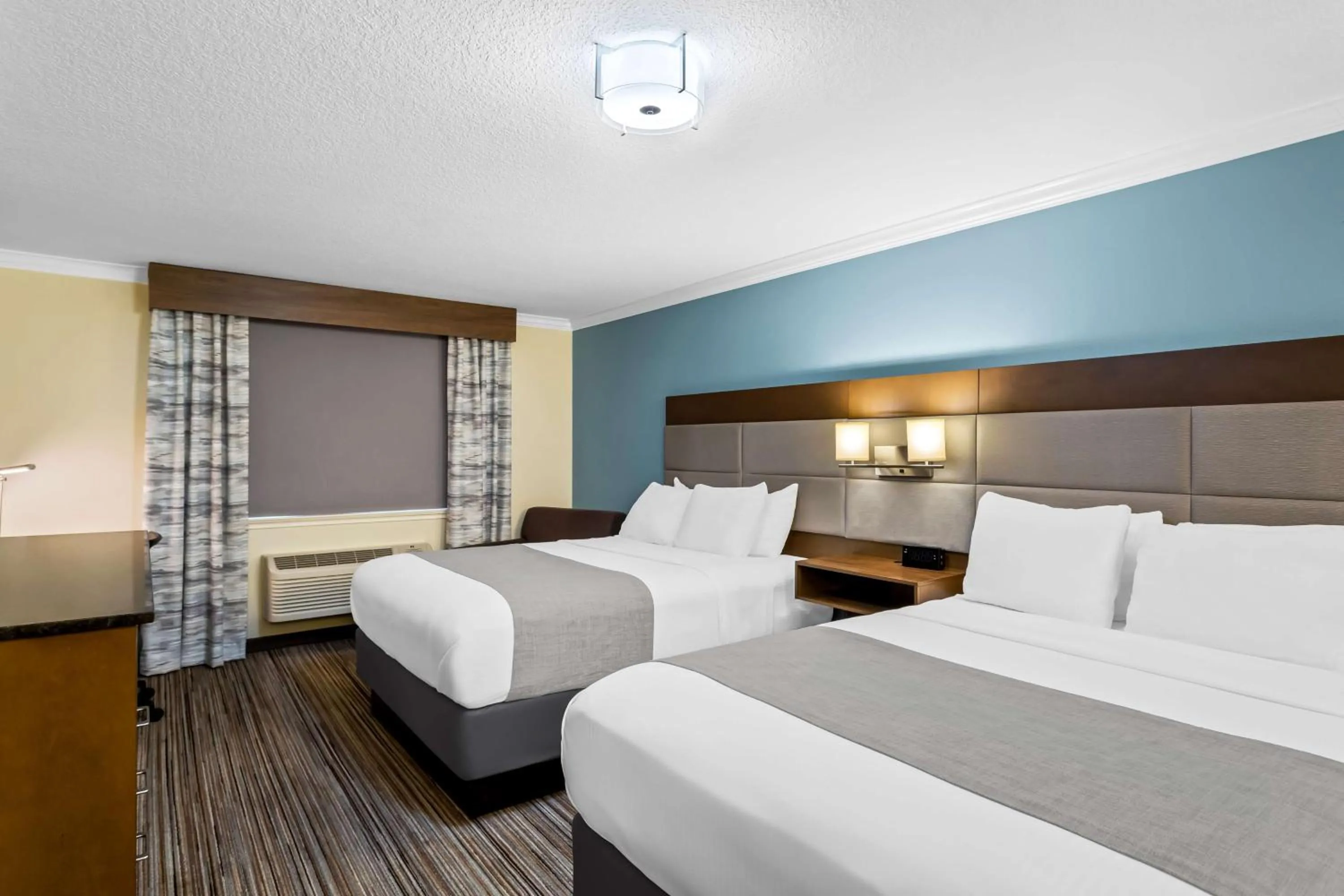 Bedroom, Bed in Best Western Paradise Hotel