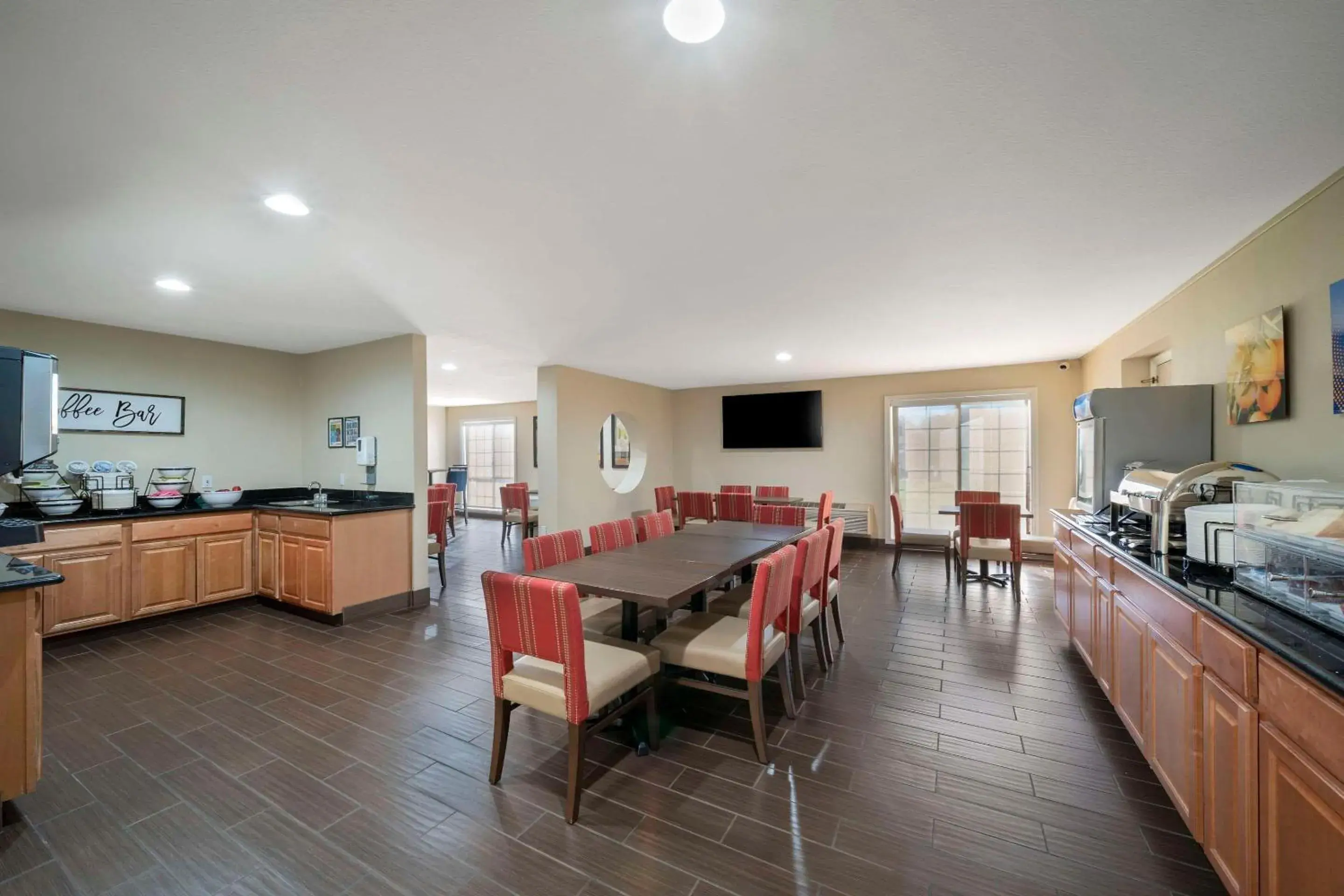 Breakfast in Comfort Suites Red Bluff near I-5 Breakfast in Comfort Suites Red Bluff near I-5