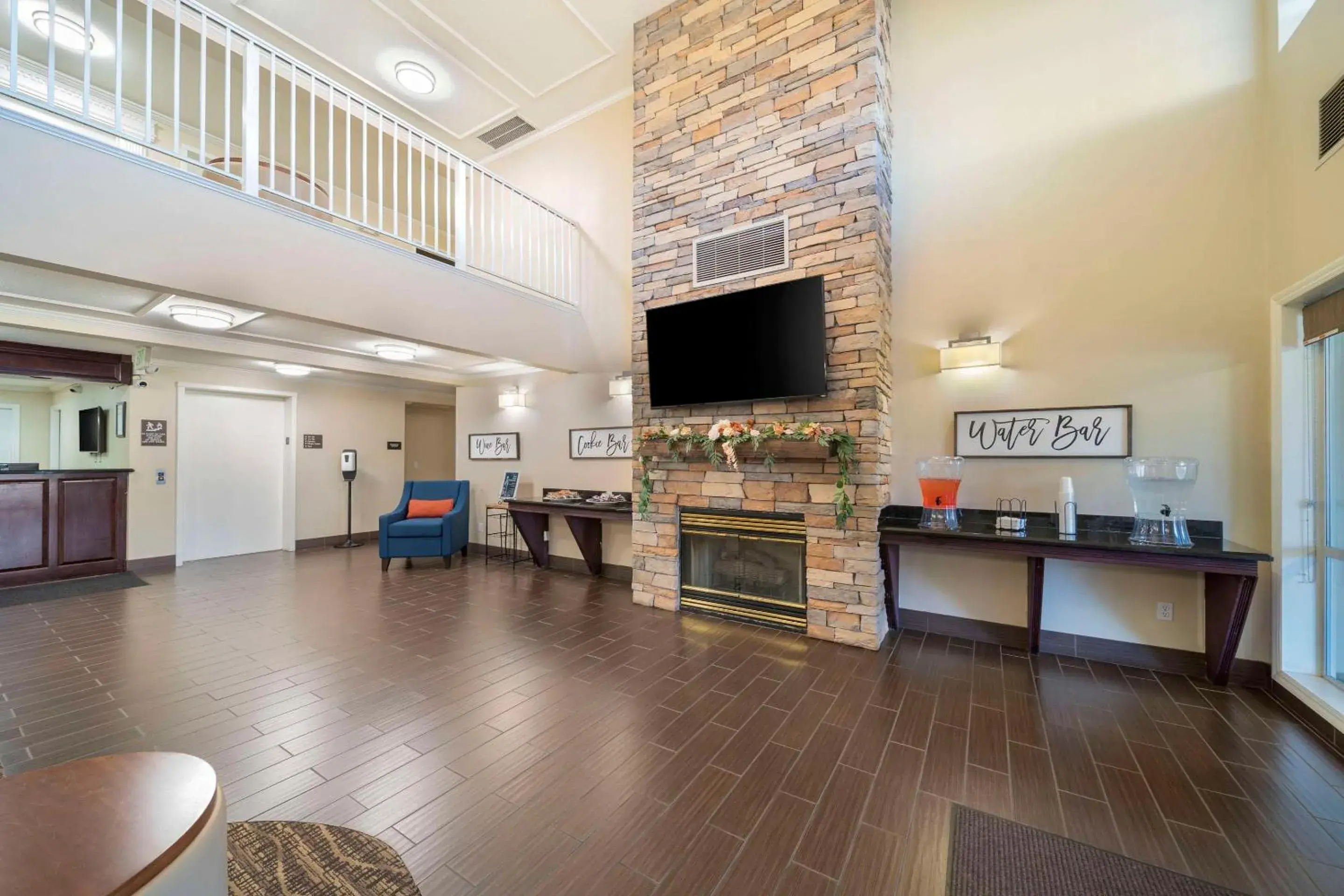 Lobby or reception in Comfort Suites Red Bluff near I-5 Lobby or reception in Comfort Suites Red Bluff near I-5