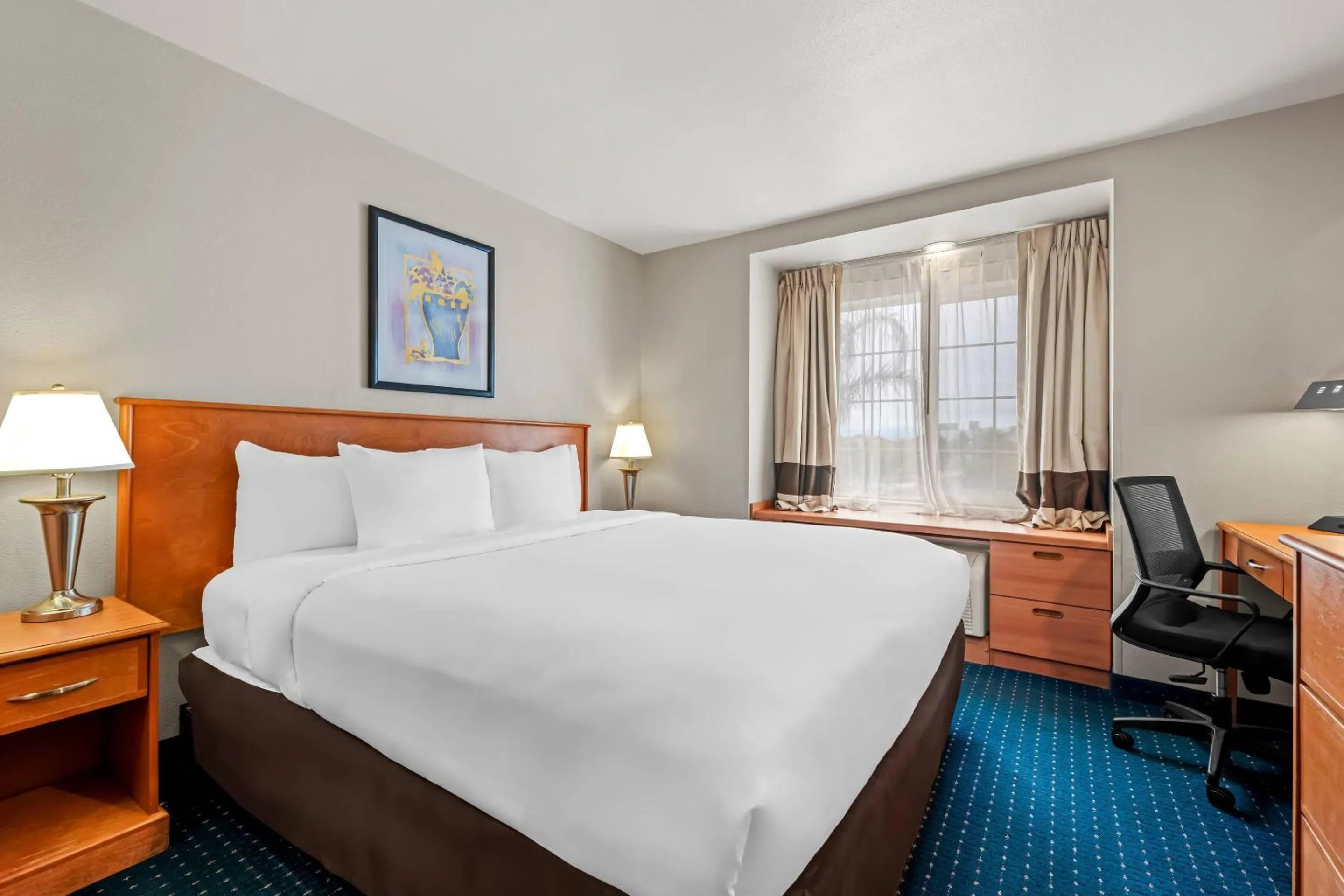 Bedroom, Bed in Comfort Inn & Suites Salinas City Center Area