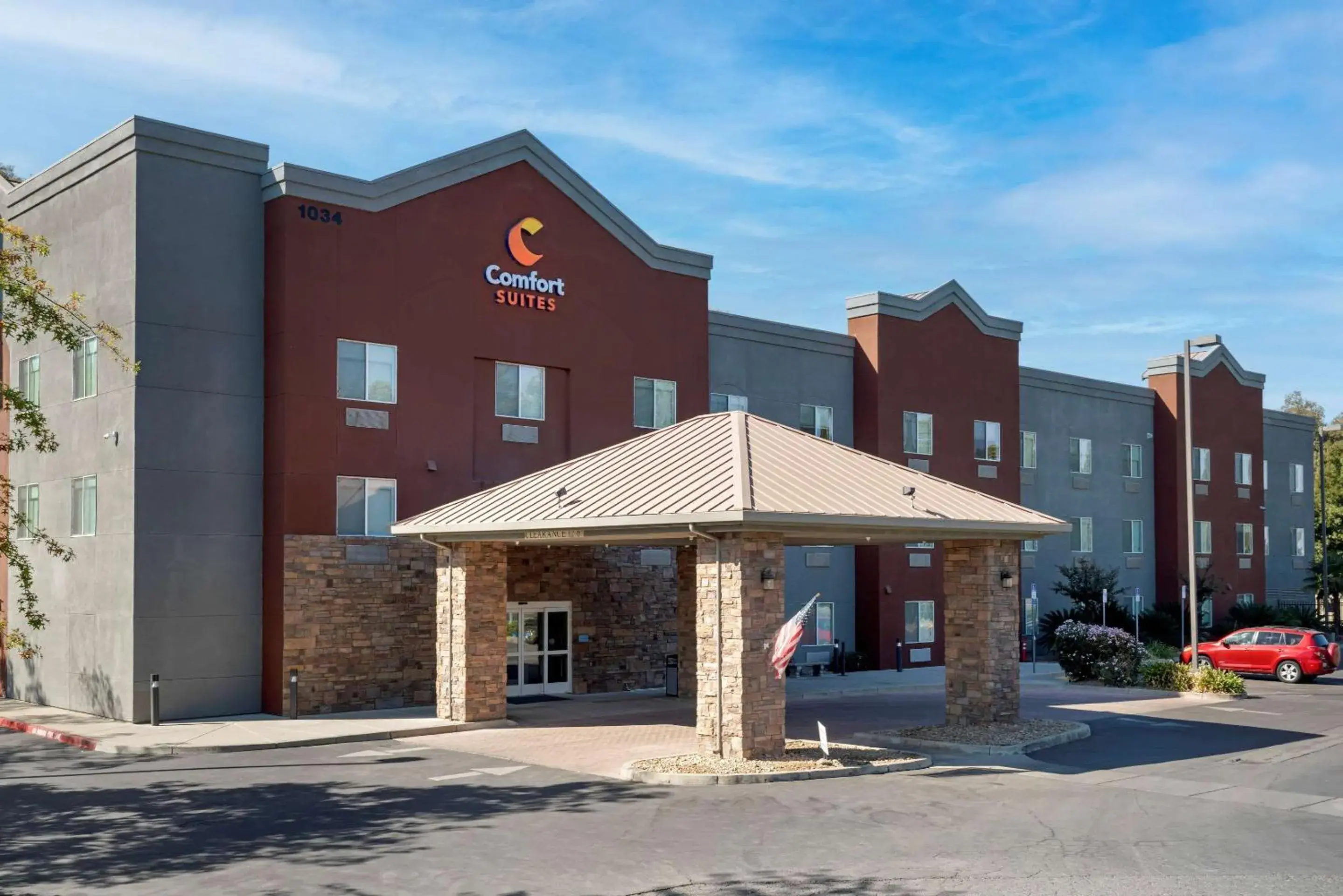 Property building in Comfort Suites Marysville-Yuba City Property building in Comfort Suites Marysville-Yuba City