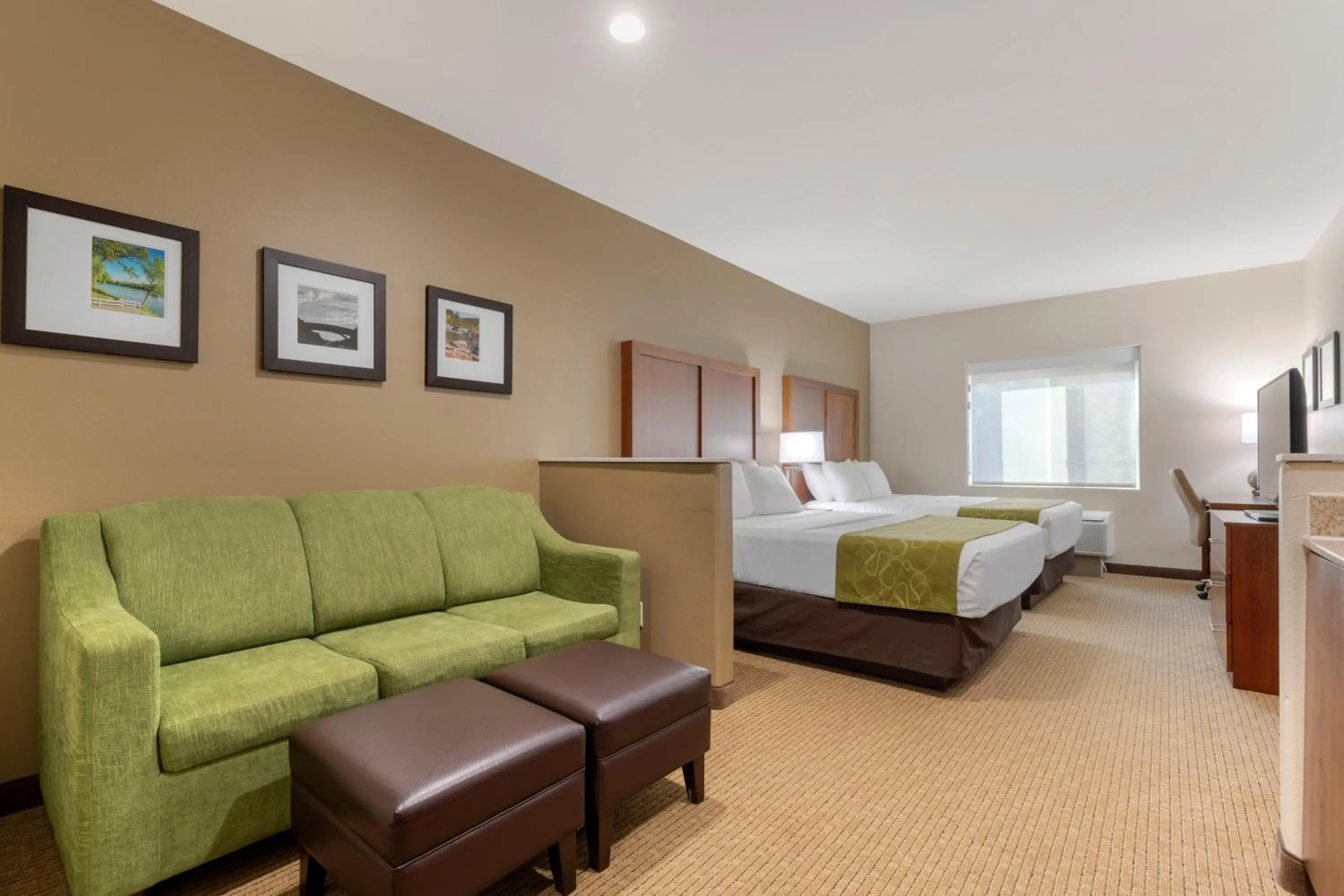 Bed in Comfort Suites Marysville-Yuba City