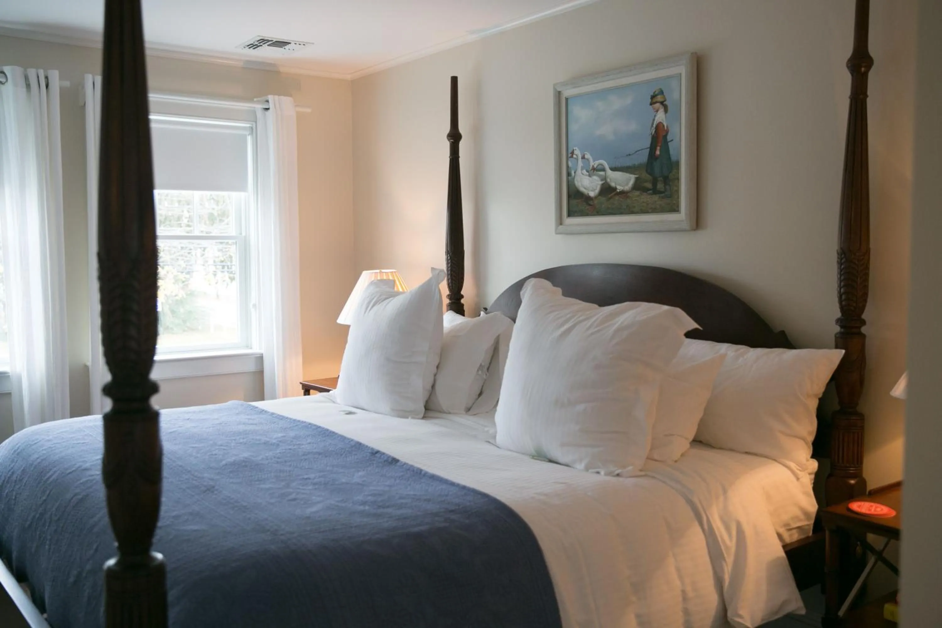 Restaurant/places to eat, Bed in Bridgehampton Inn