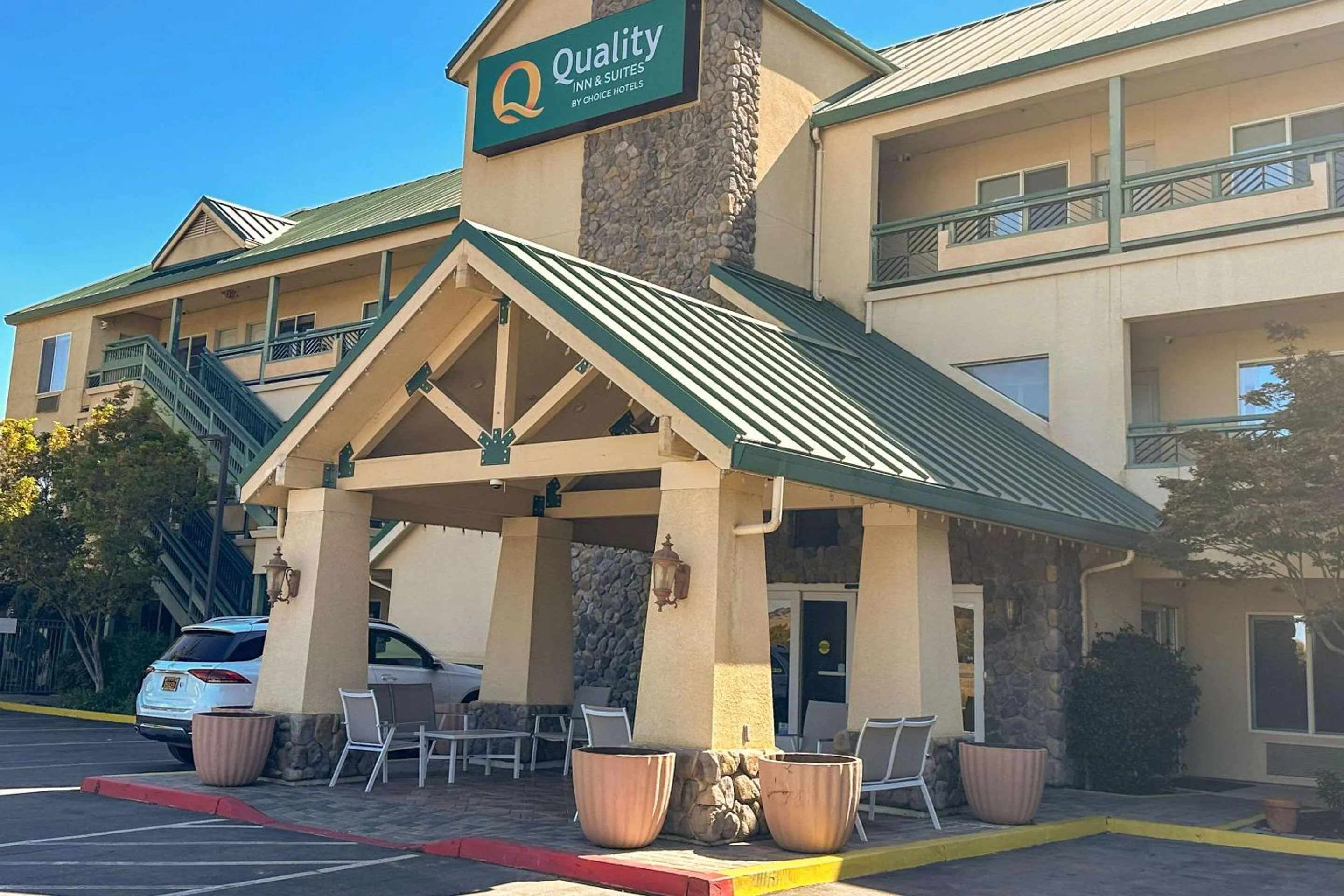 Property building in Quality Inn & Suites Livermore Wine Country