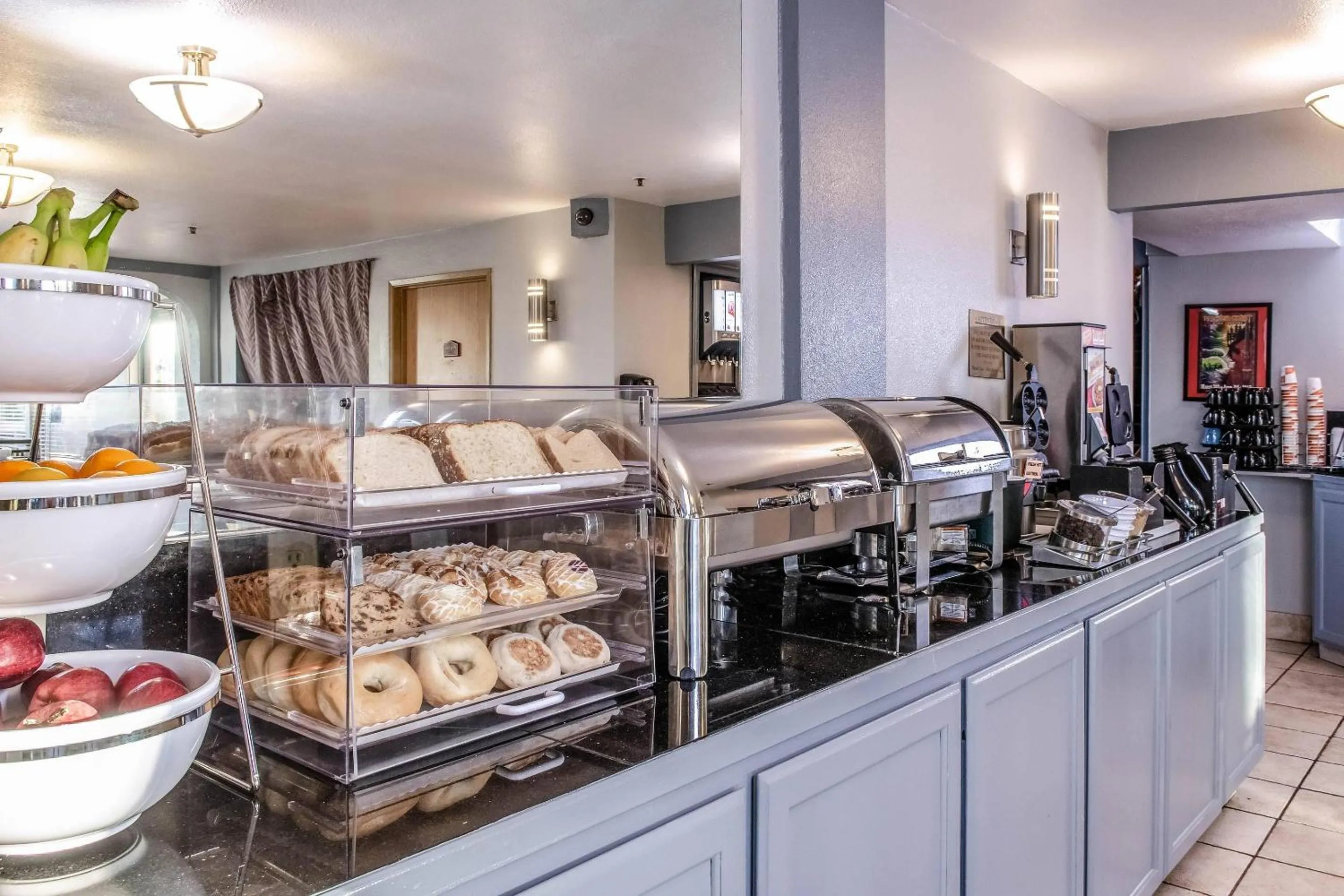 Breakfast in Clarion Hotel By Humboldt Bay