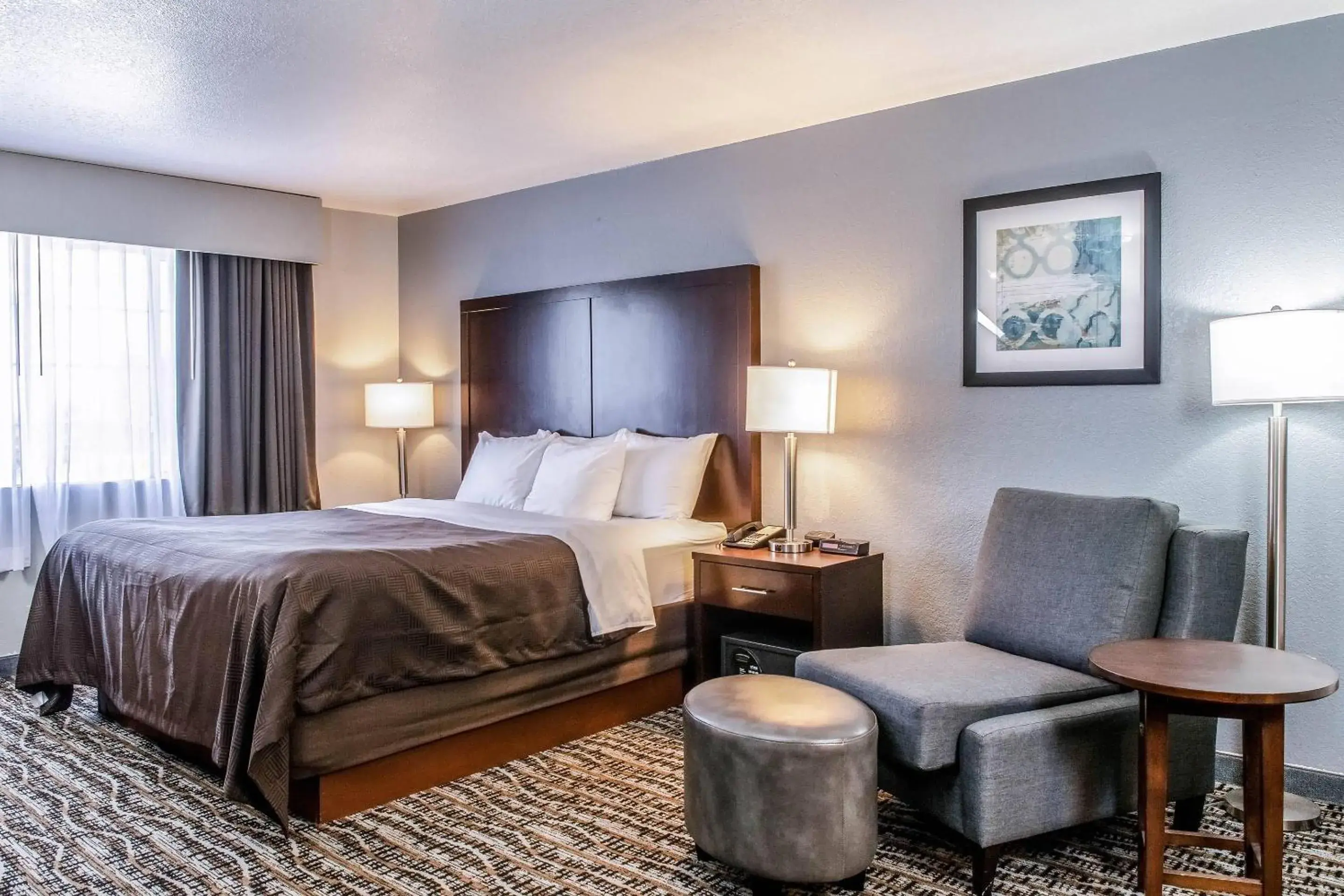 Bedroom, Bed in Clarion Hotel By Humboldt Bay Bedroom, Bed in Clarion Hotel By Humboldt Bay