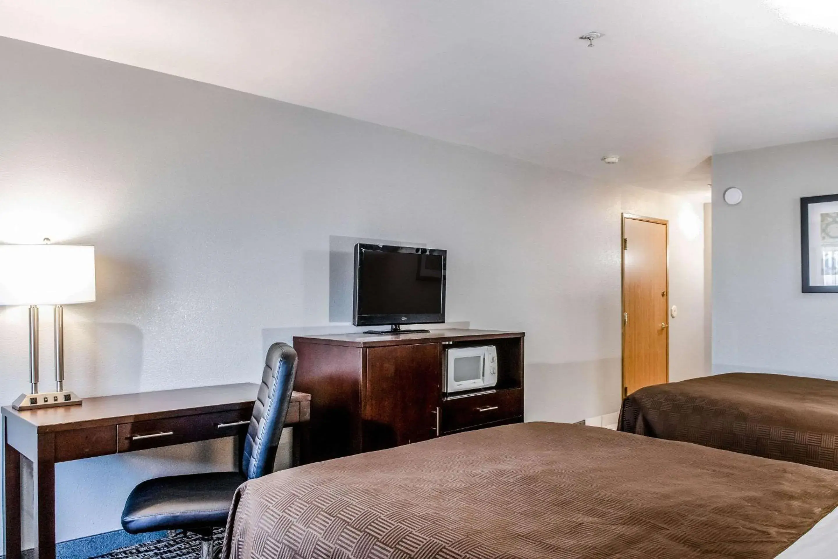 Bedroom, Bed in Clarion Hotel By Humboldt Bay Bedroom, Bed in Clarion Hotel By Humboldt Bay