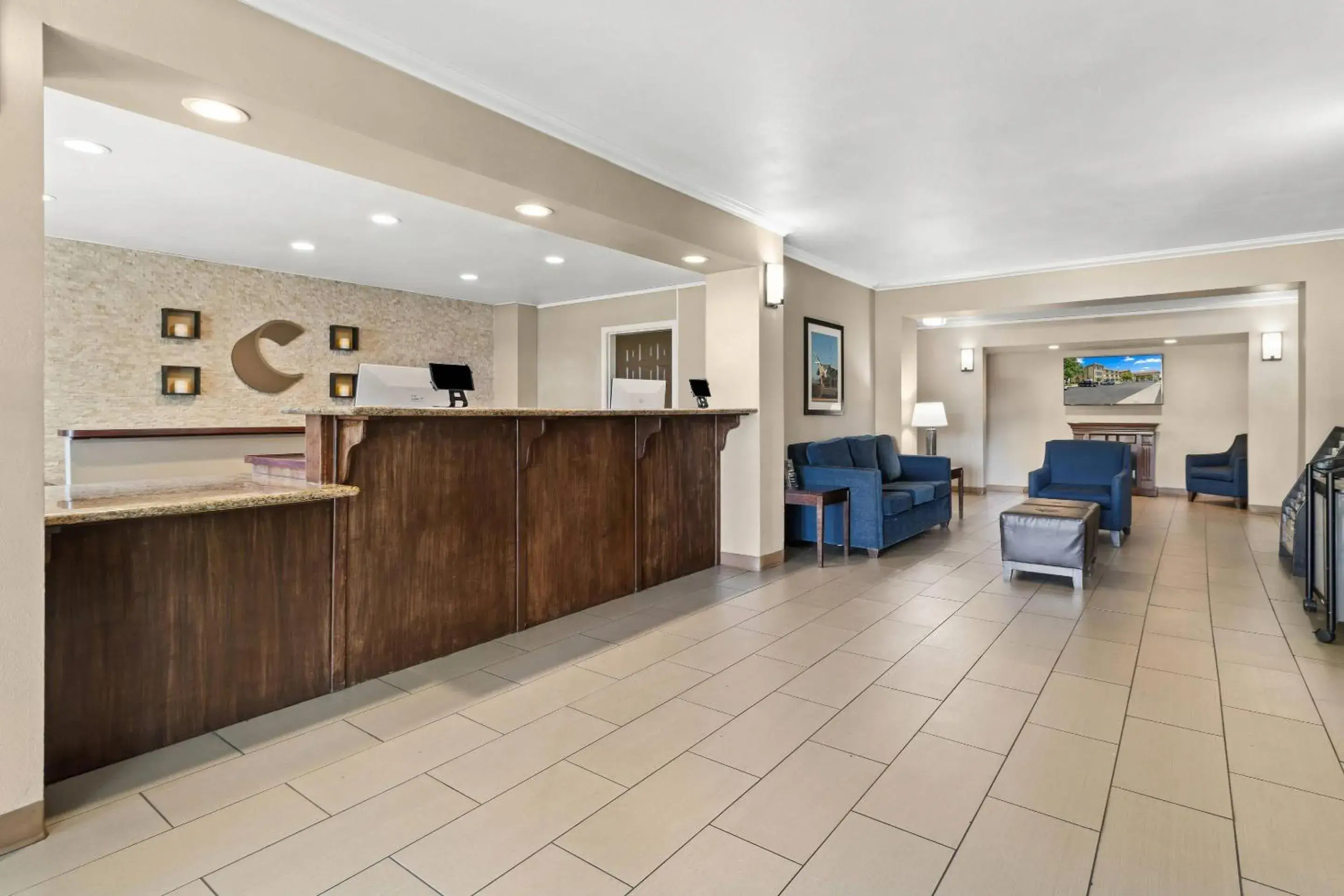 Lobby or reception in Comfort Inn & Suites Lancaster Antelope Valley Lobby or reception in Comfort Inn & Suites Lancaster Antelope Valley