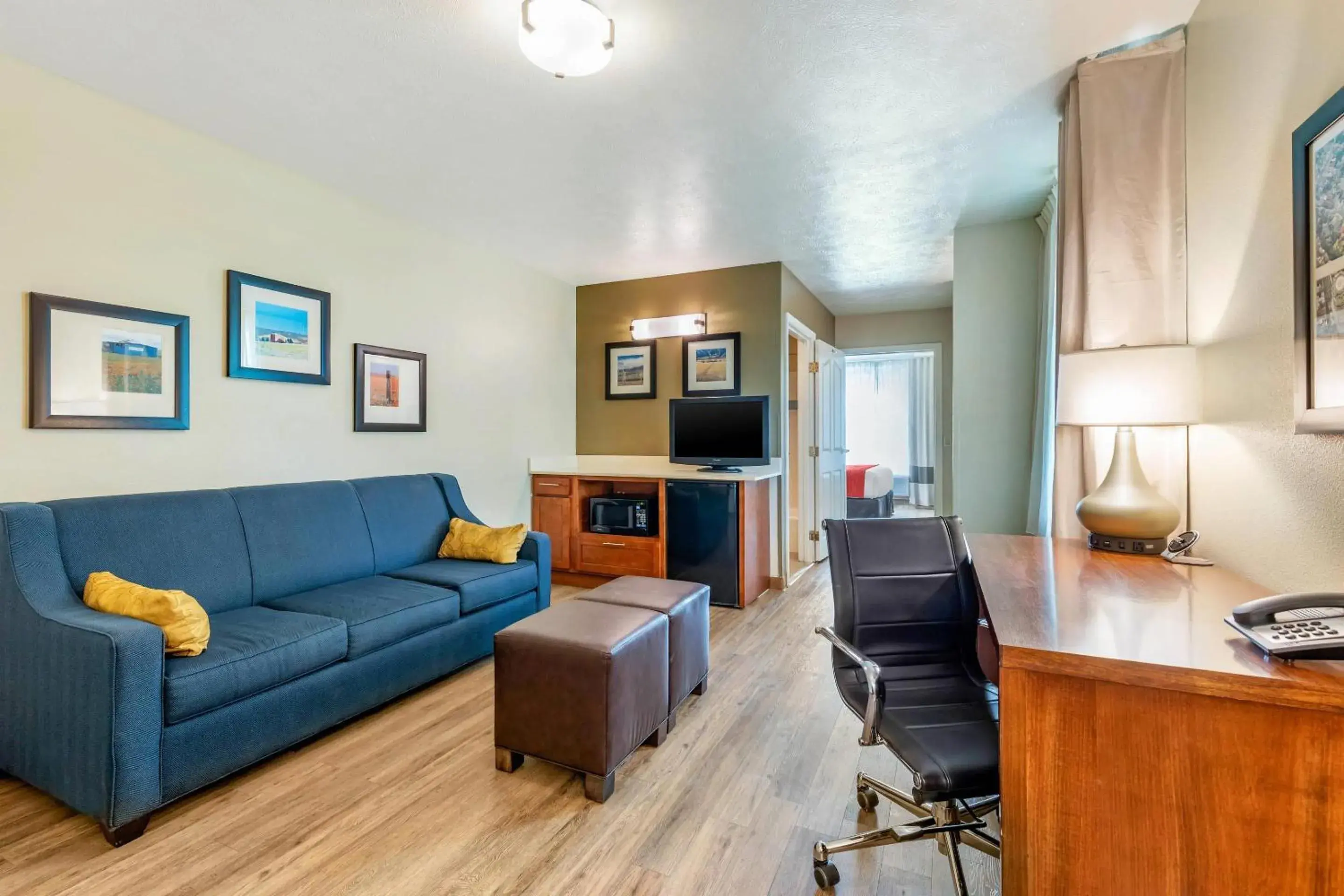 Bedroom in Comfort Inn & Suites Lancaster Antelope Valley Bedroom in Comfort Inn & Suites Lancaster Antelope Valley