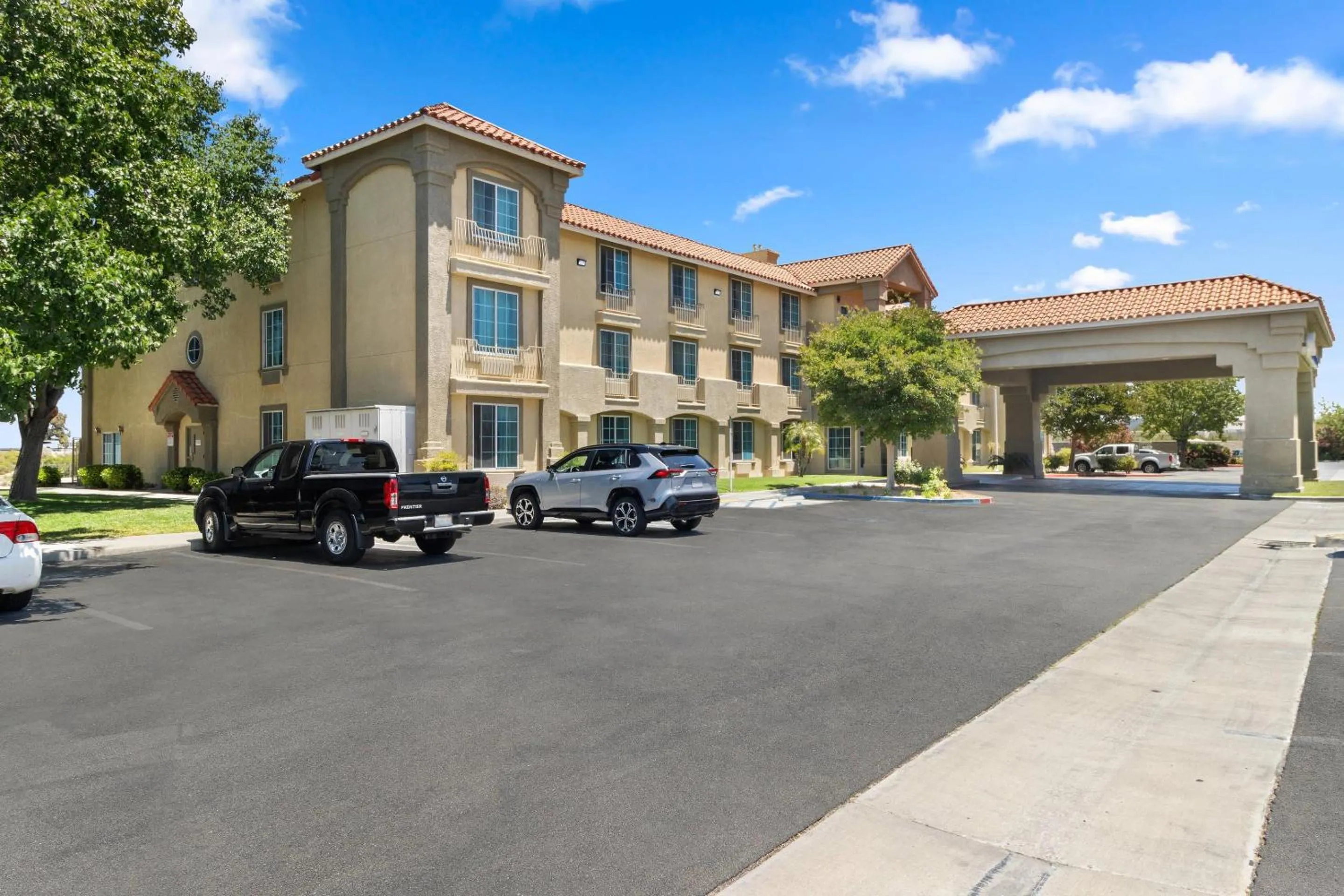 Property building in Comfort Inn & Suites Lancaster Antelope Valley