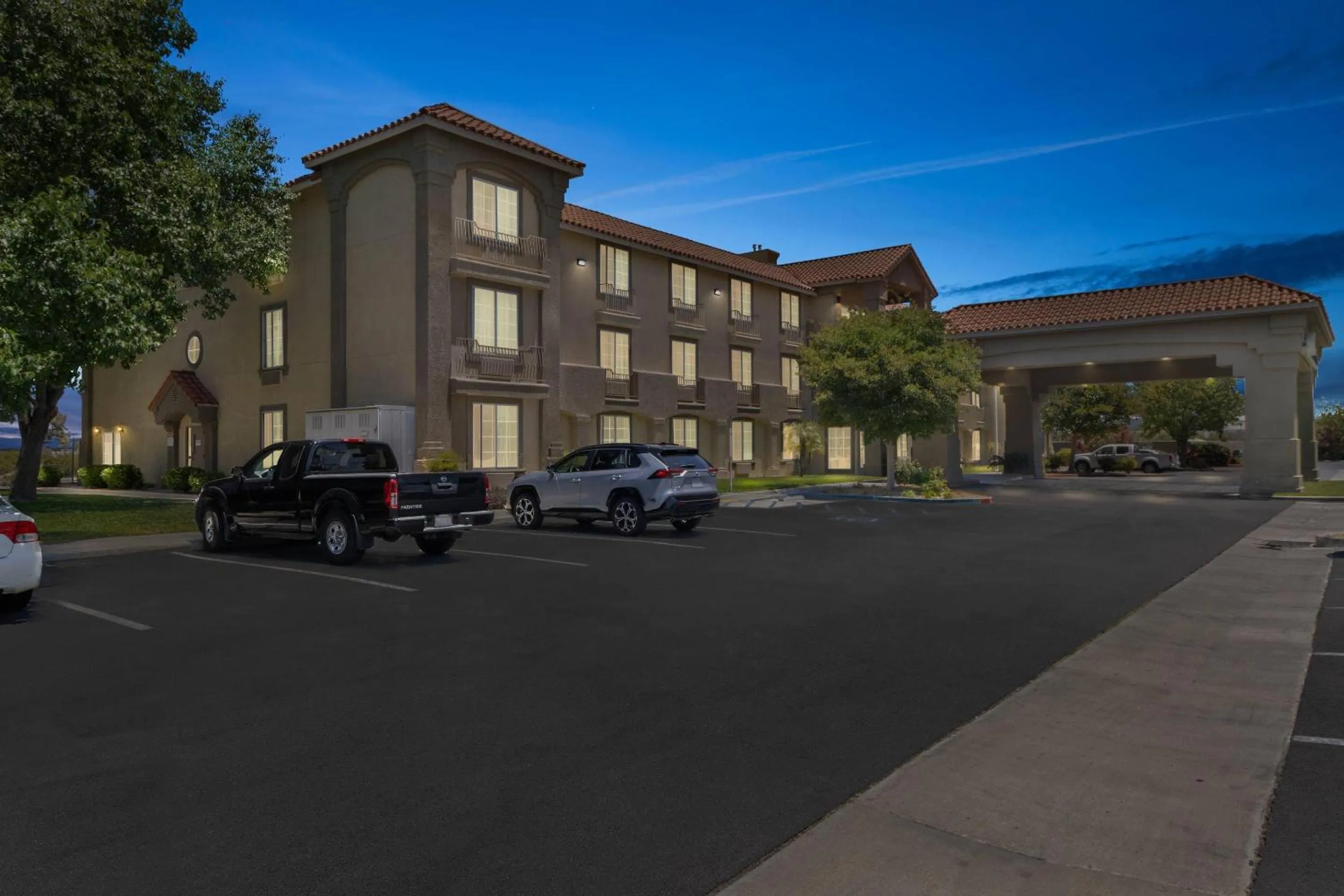 Property building in Comfort Inn & Suites Lancaster Antelope Valley
