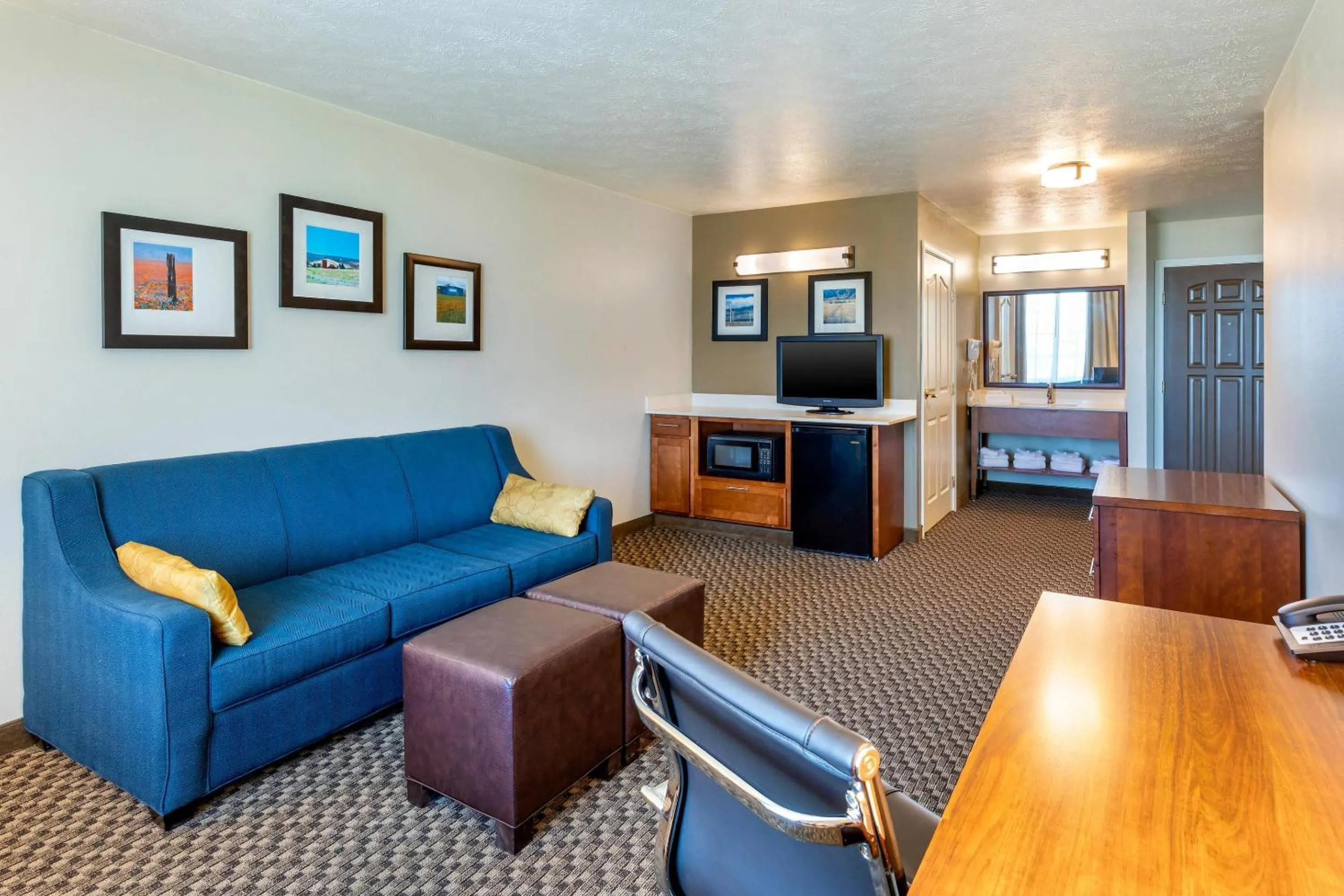 Bedroom in Comfort Inn & Suites Lancaster Antelope Valley