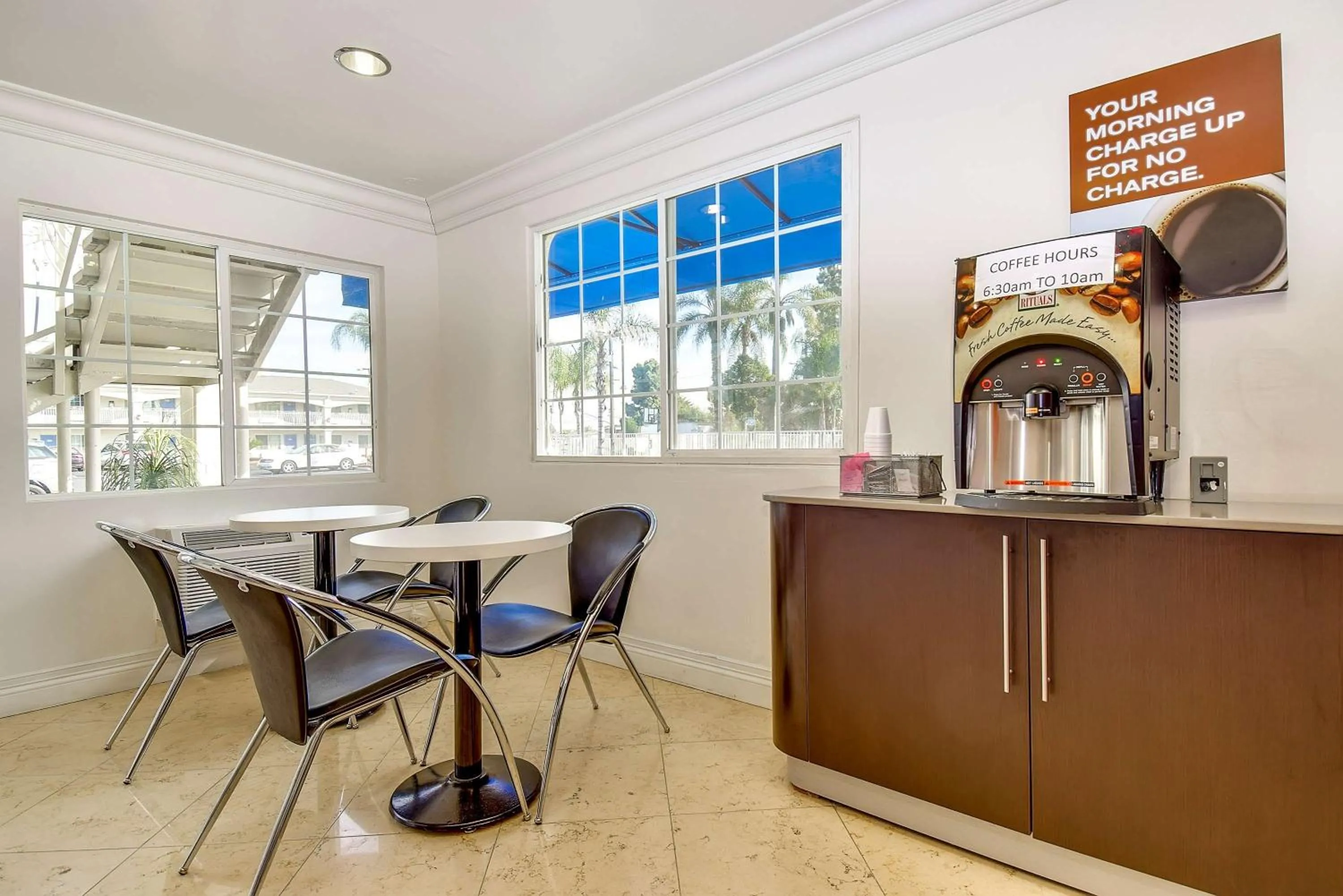 Lobby or reception in Motel 6 Garden Grove