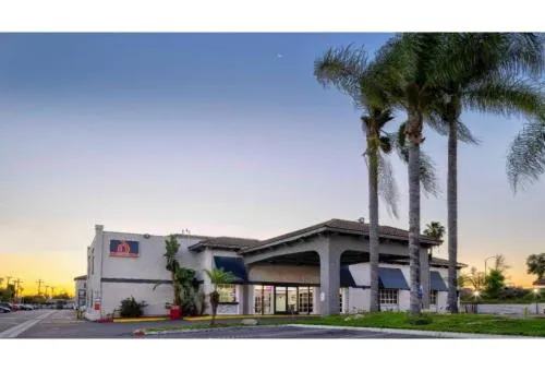Motel 6 Artesia CA