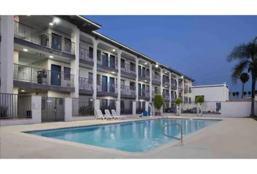 Motel 6 Artesia CA