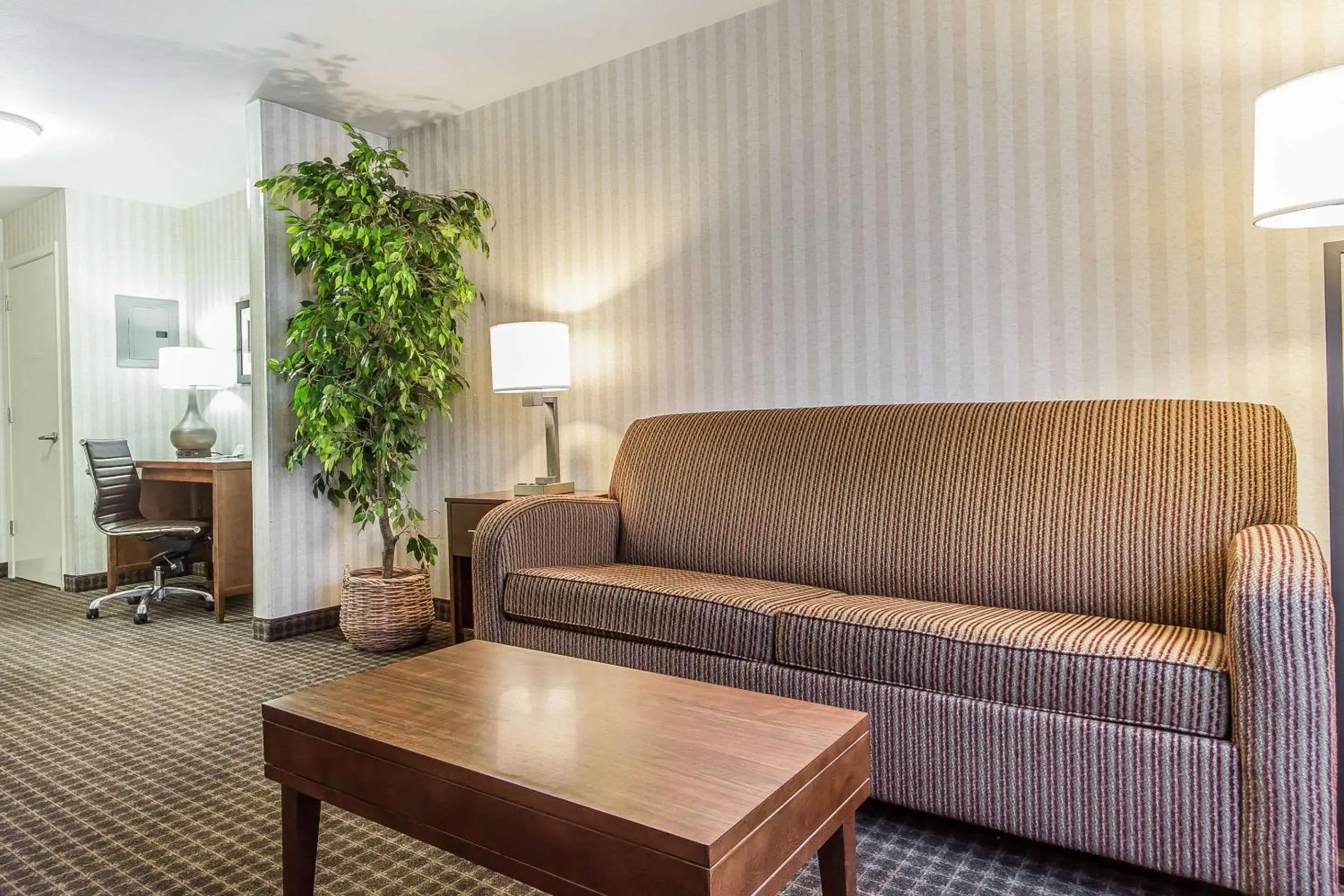 Photo of the whole room in Quality Inn Half Moon Bay-Miramar Beach Photo of the whole room in Quality Inn Half Moon Bay-Miramar Beach