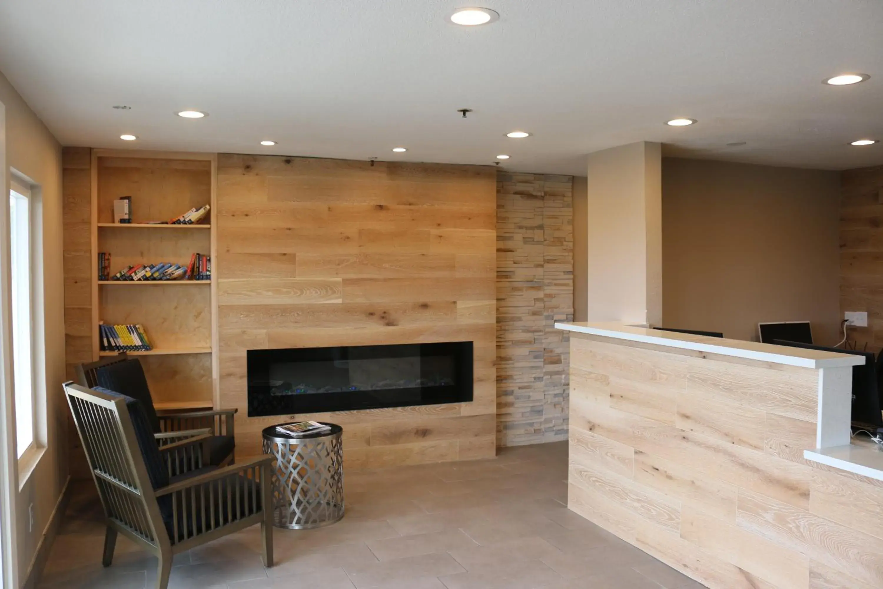 Lobby or reception in Country Inn & Suites by Radisson, Monterey Beachfront-Marina, CA Lobby or reception in Country Inn & Suites by Radisson, Monterey Beachfront-Marina, CA