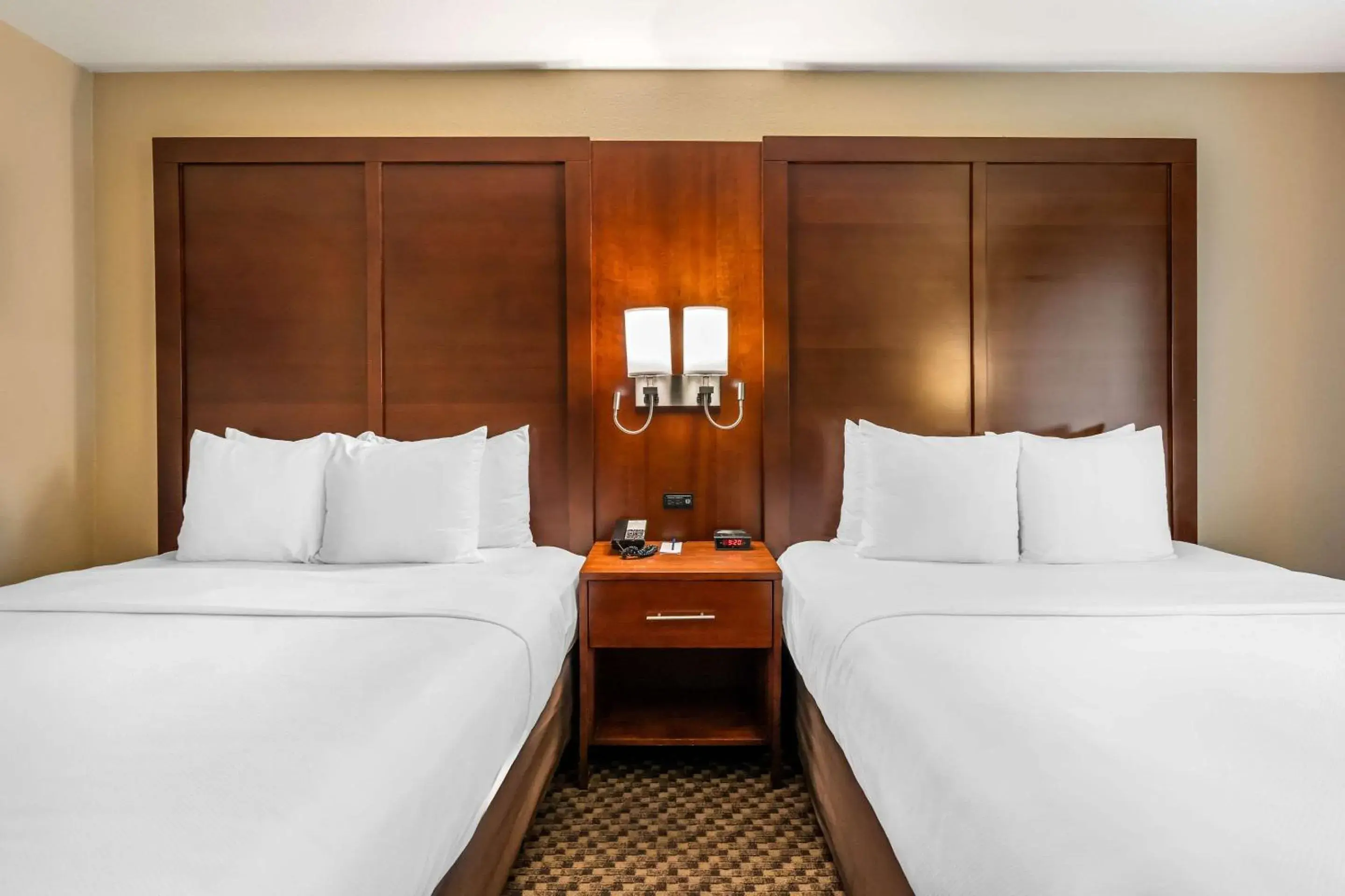 Bedroom, Bed in Comfort Inn Fairfield Napa Valley Area Bedroom, Bed in Comfort Inn Fairfield Napa Valley Area