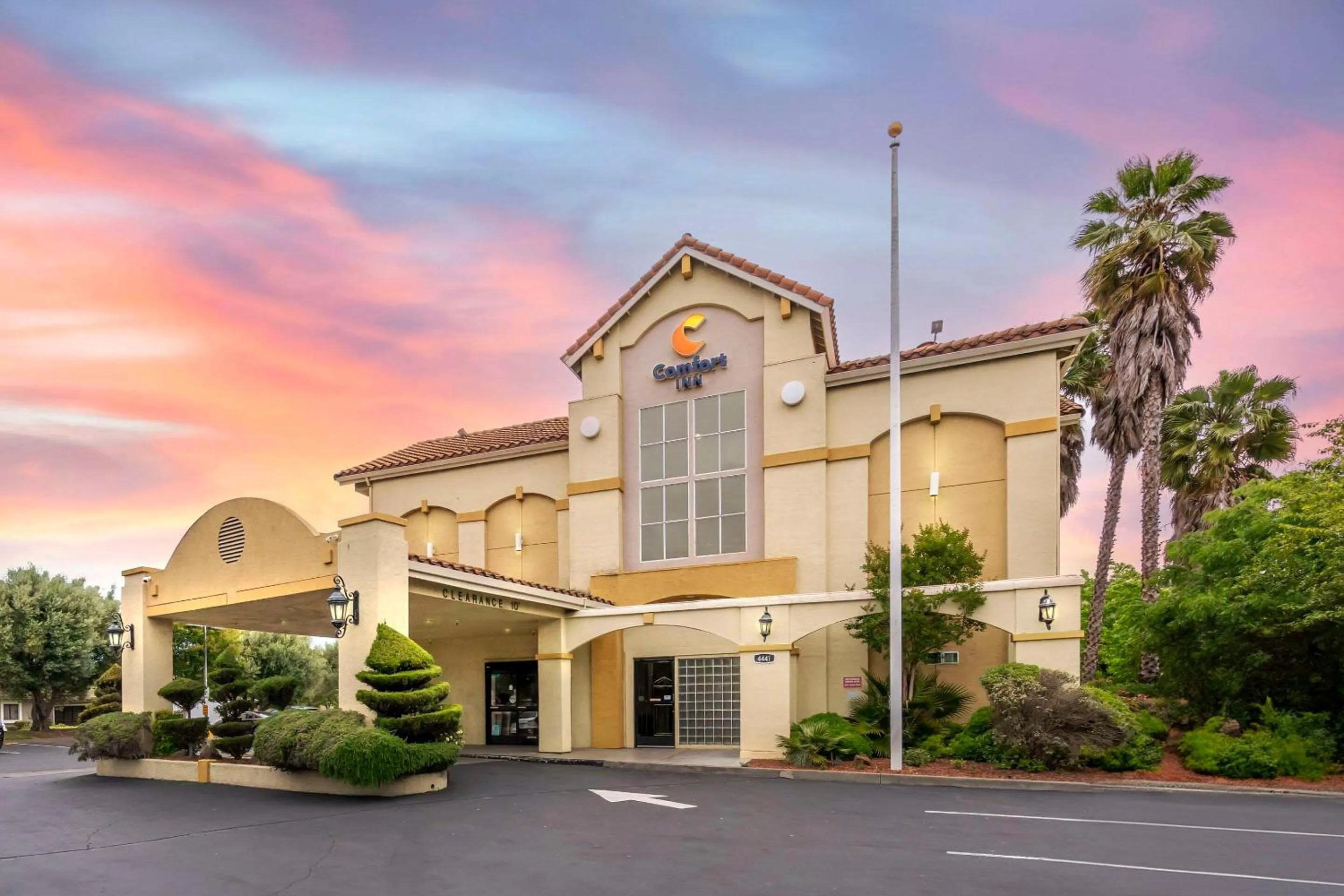 Property building in Comfort Inn Fairfield Napa Valley Area