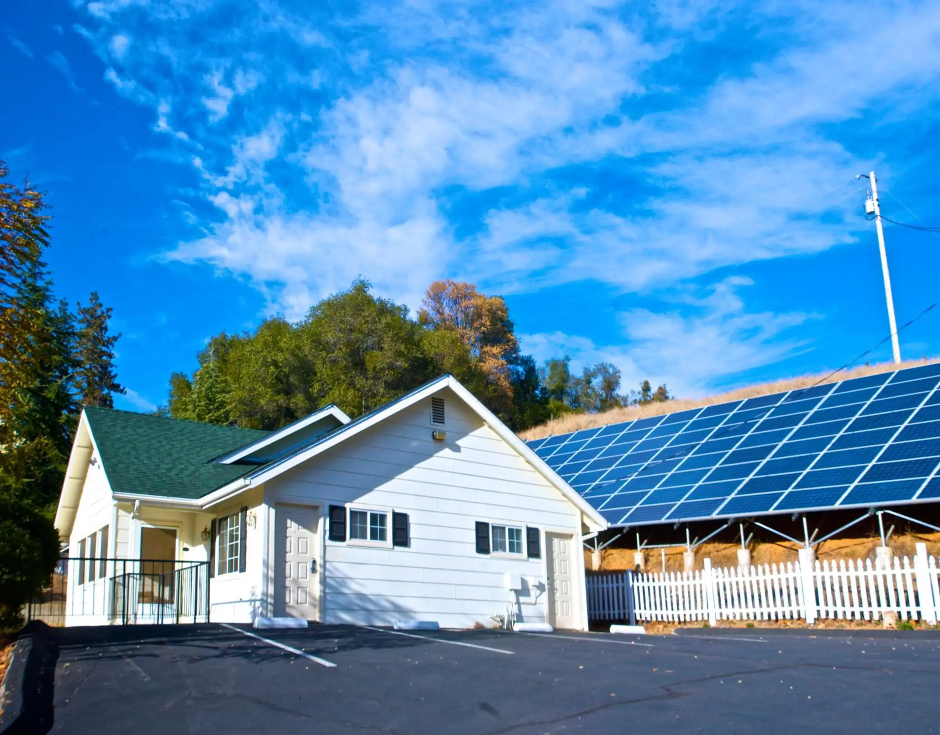 Property building in Quality Inn Yosemite Valley Gateway Property building in Quality Inn Yosemite Valley Gateway