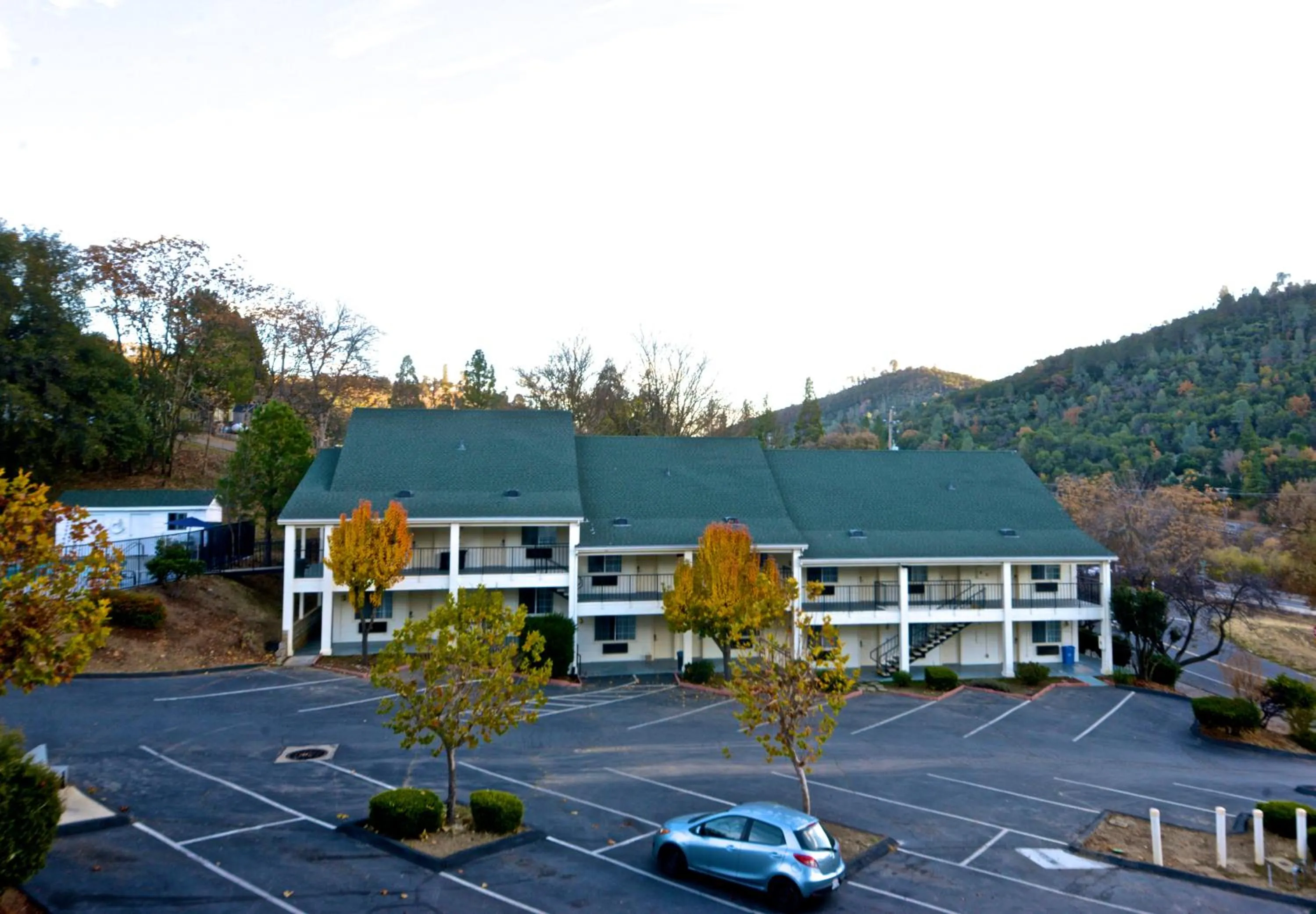 Property building in Quality Inn Yosemite Valley Gateway