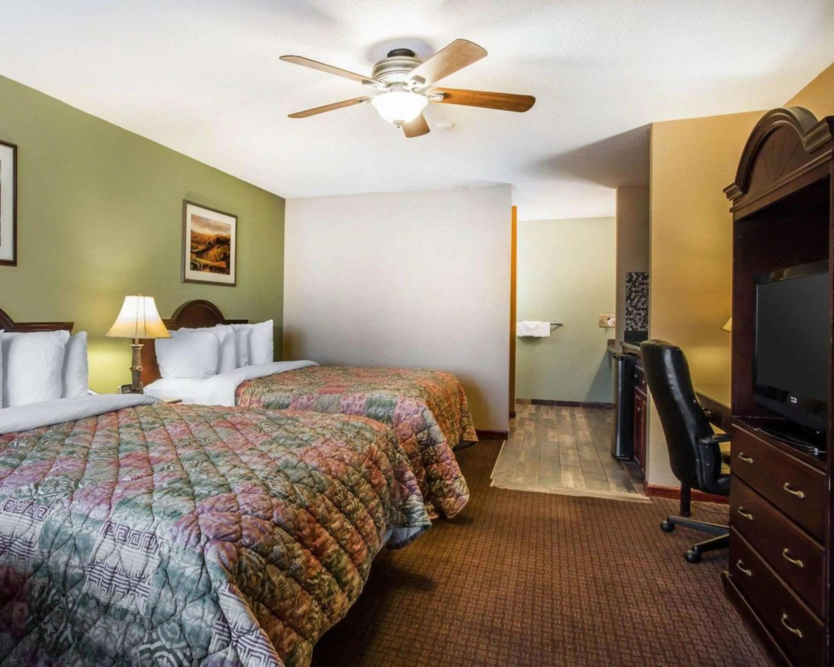 Bedroom, Bed in Quality Inn & Suites Cameron Park Shingle Springs