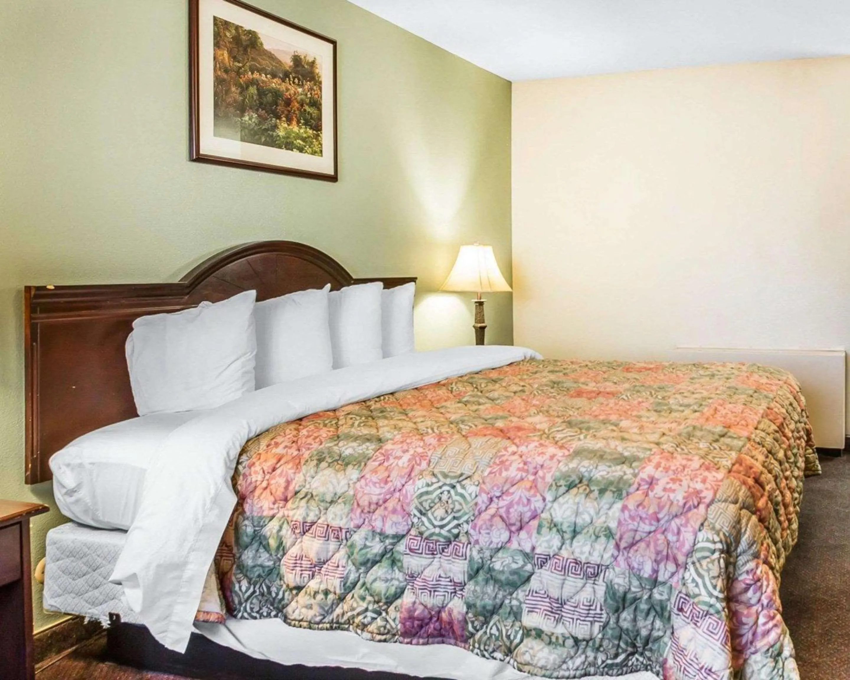 Bedroom, Bed in Quality Inn & Suites Cameron Park Shingle Springs