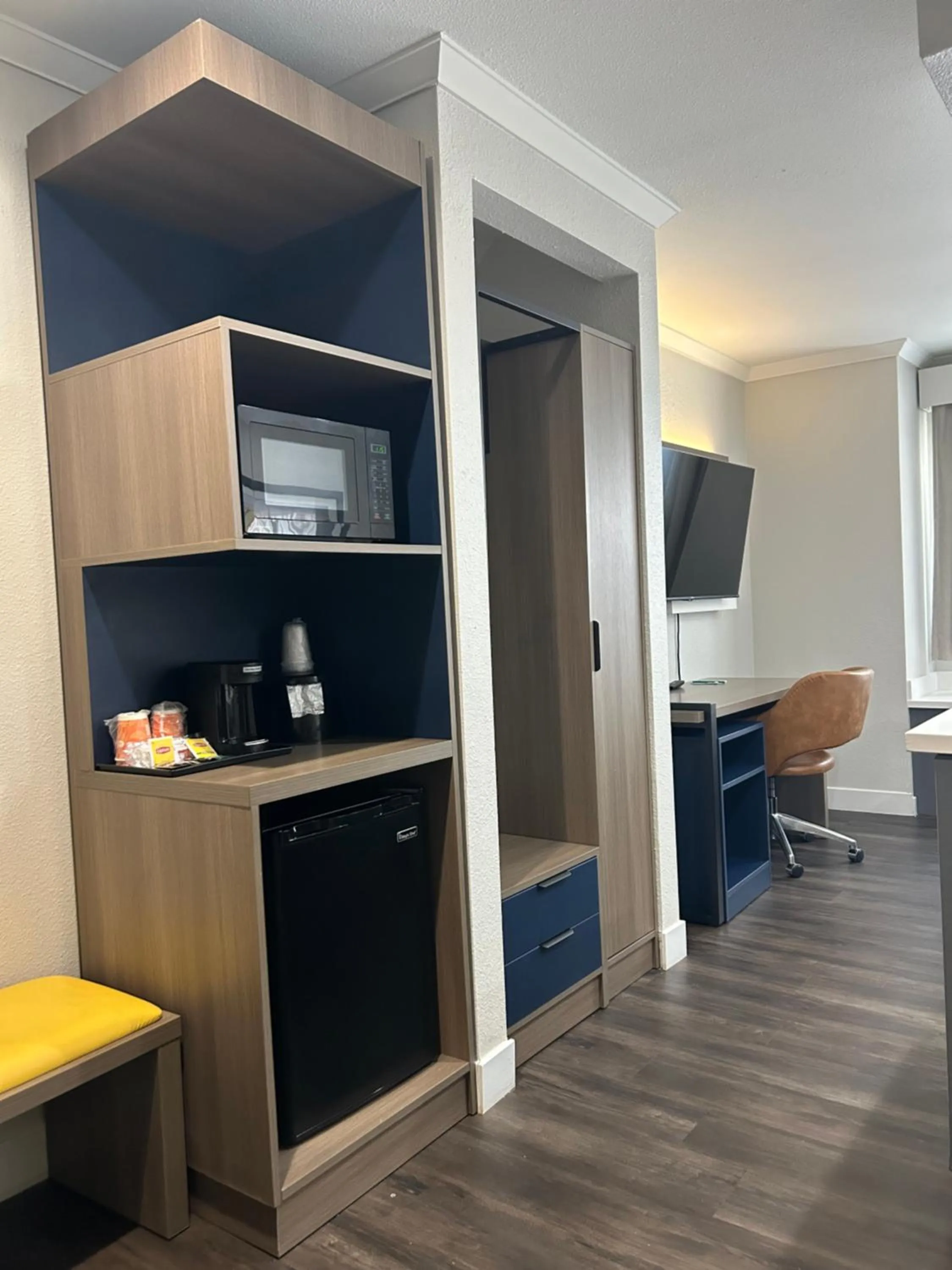 Bedroom in Quality Inn & Suites Santa Rosa South