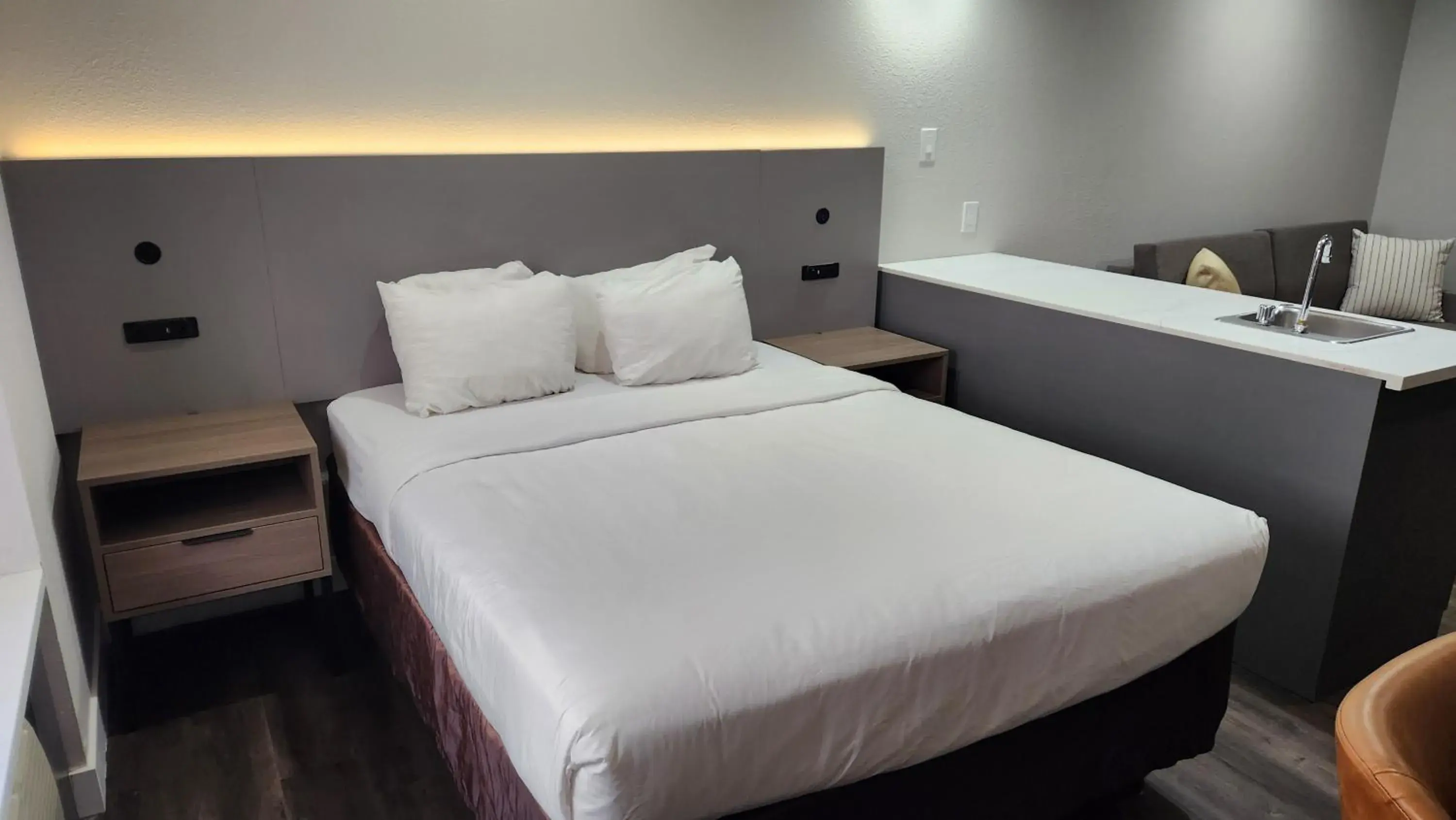 Bedroom, Bed in Quality Inn & Suites Santa Rosa South Bedroom, Bed in Quality Inn & Suites Santa Rosa South