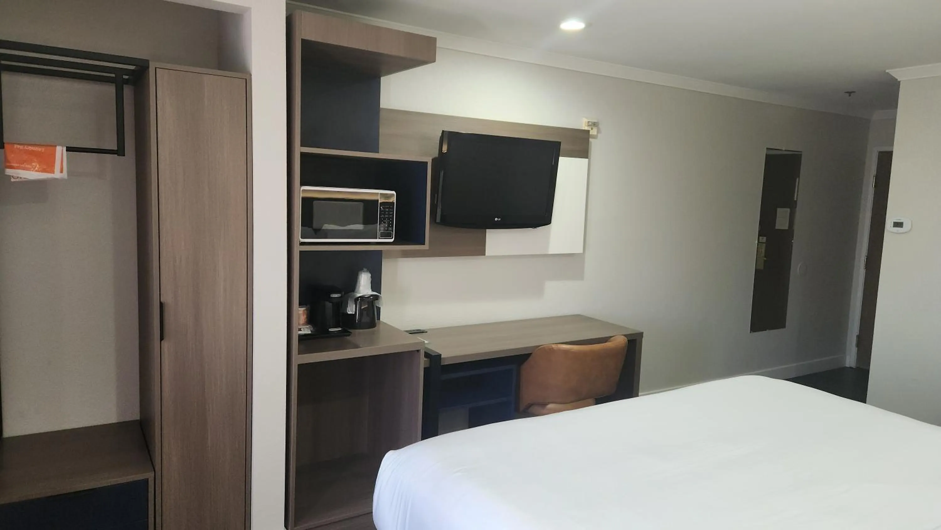 Kitchen or kitchenette, Bed in Quality Inn & Suites Santa Rosa South