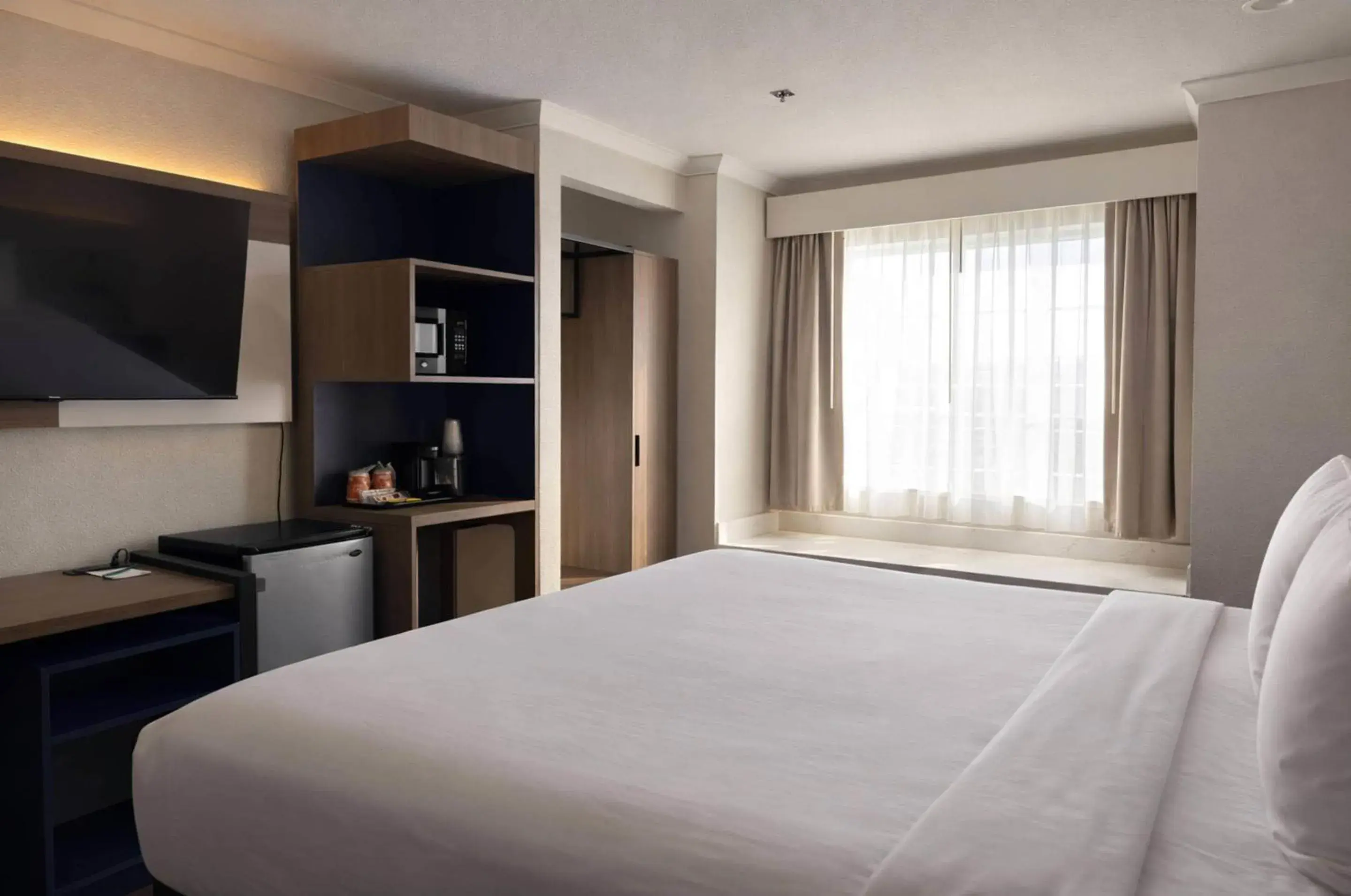 Bedroom, Bed in Quality Inn & Suites Santa Rosa South Bedroom, Bed in Quality Inn & Suites Santa Rosa South