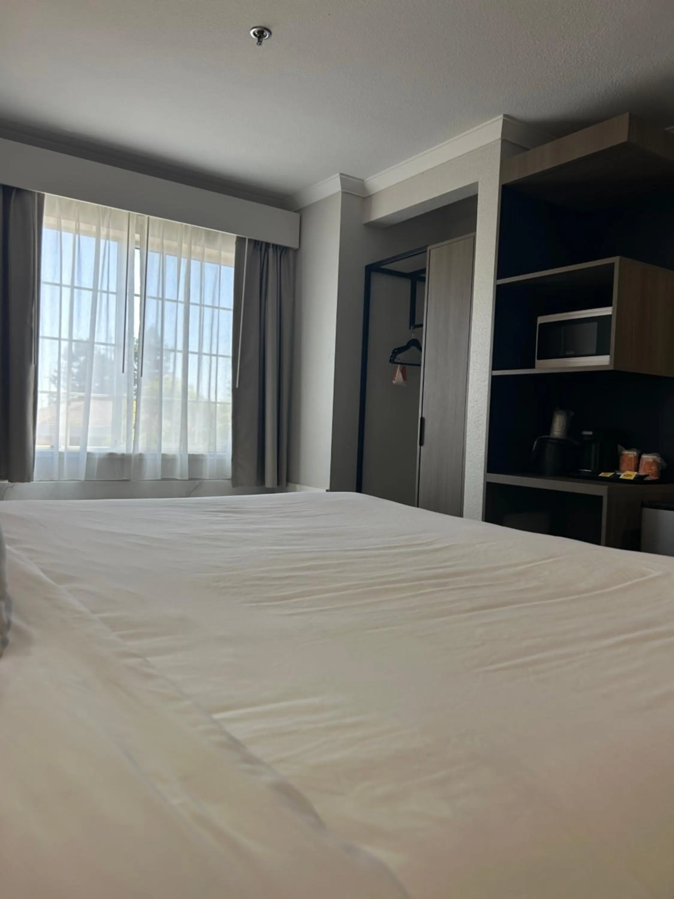 Bedroom, Bed in Quality Inn & Suites Santa Rosa South