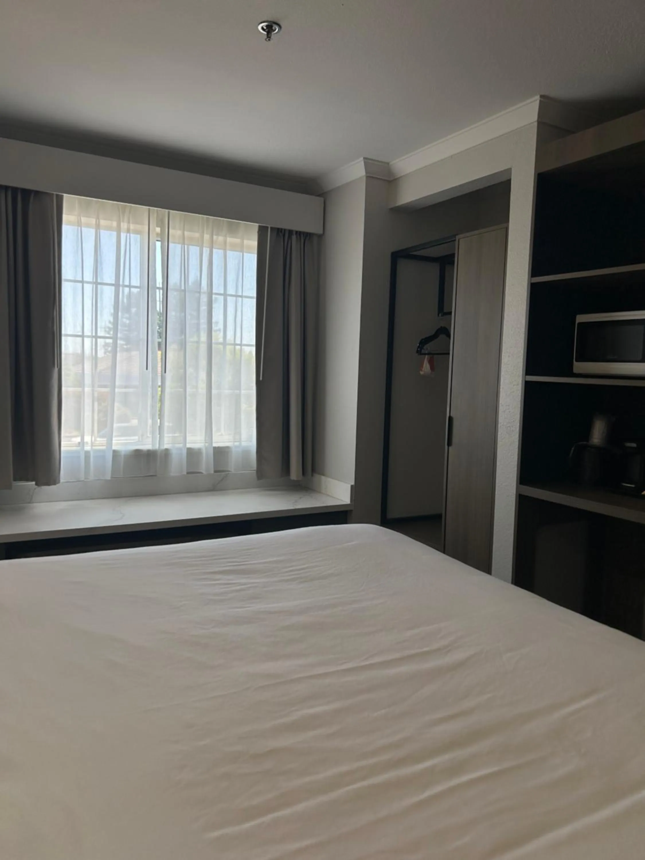 Bedroom, Bed in Quality Inn & Suites Santa Rosa South