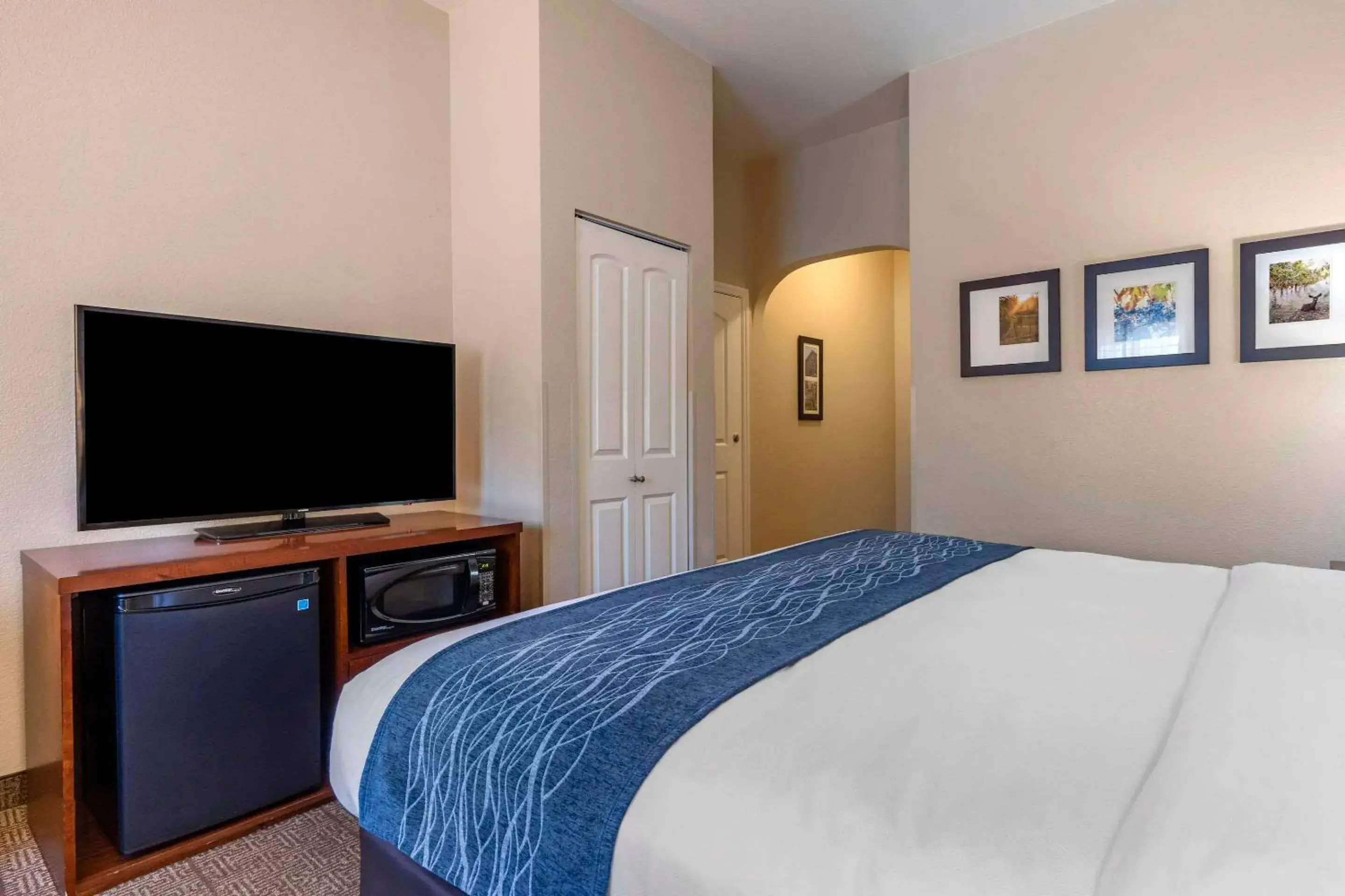 Bedroom, Bed in Comfort Inn & Suites Ukiah Mendocino County Bedroom, Bed in Comfort Inn & Suites Ukiah Mendocino County