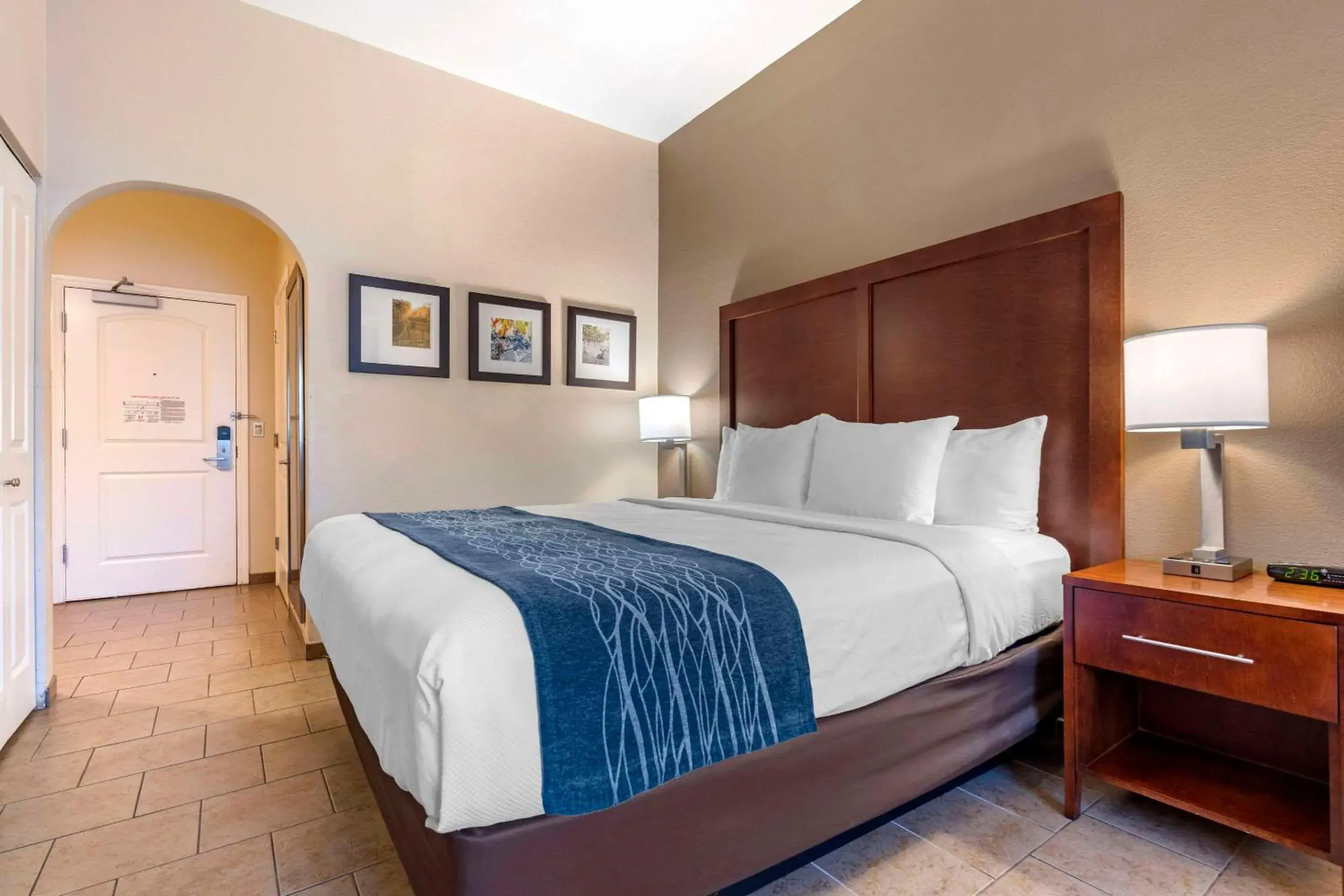 Bedroom, Bed in Comfort Inn & Suites Ukiah Mendocino County Bedroom, Bed in Comfort Inn & Suites Ukiah Mendocino County