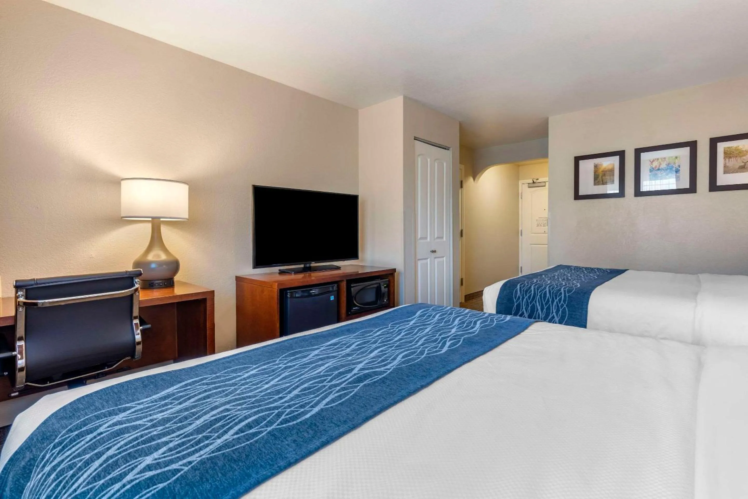 Bedroom, Bed in Comfort Inn & Suites Ukiah Mendocino County