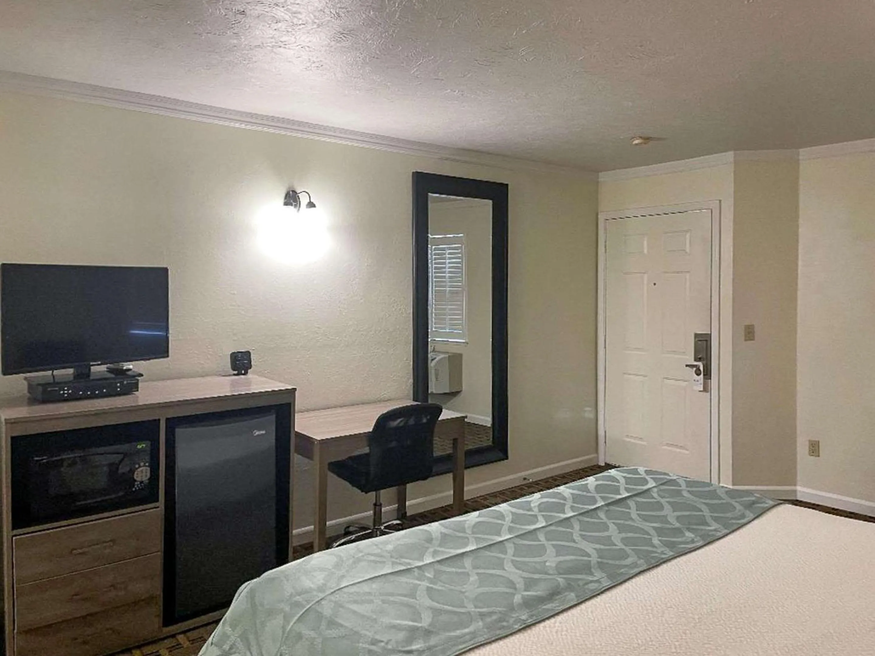 Bedroom, Bed in The Inn at Baechtel Creek
