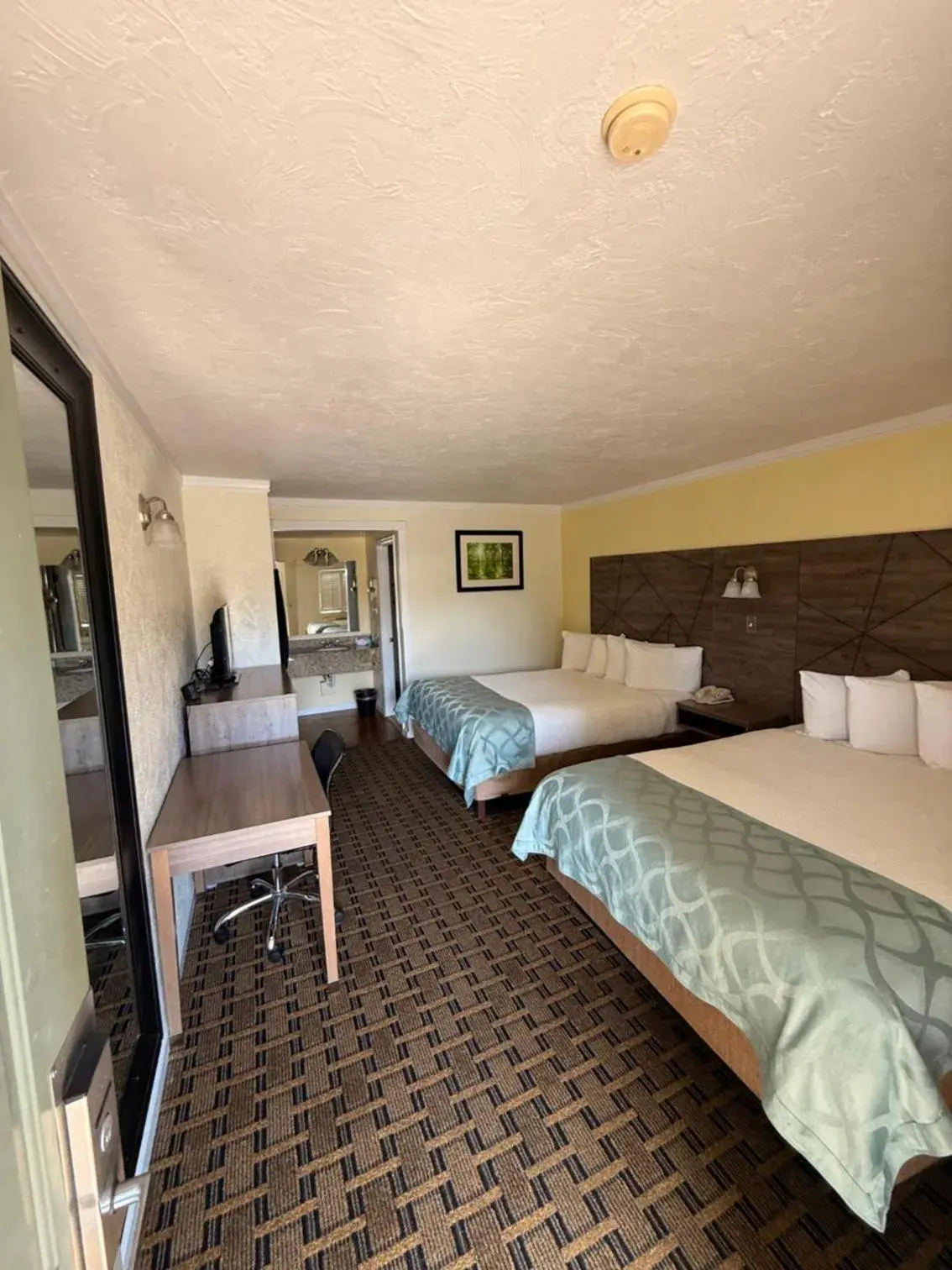 View (from property/room), Bed in The Inn at Baechtel Creek View (from property/room), Bed in The Inn at Baechtel Creek