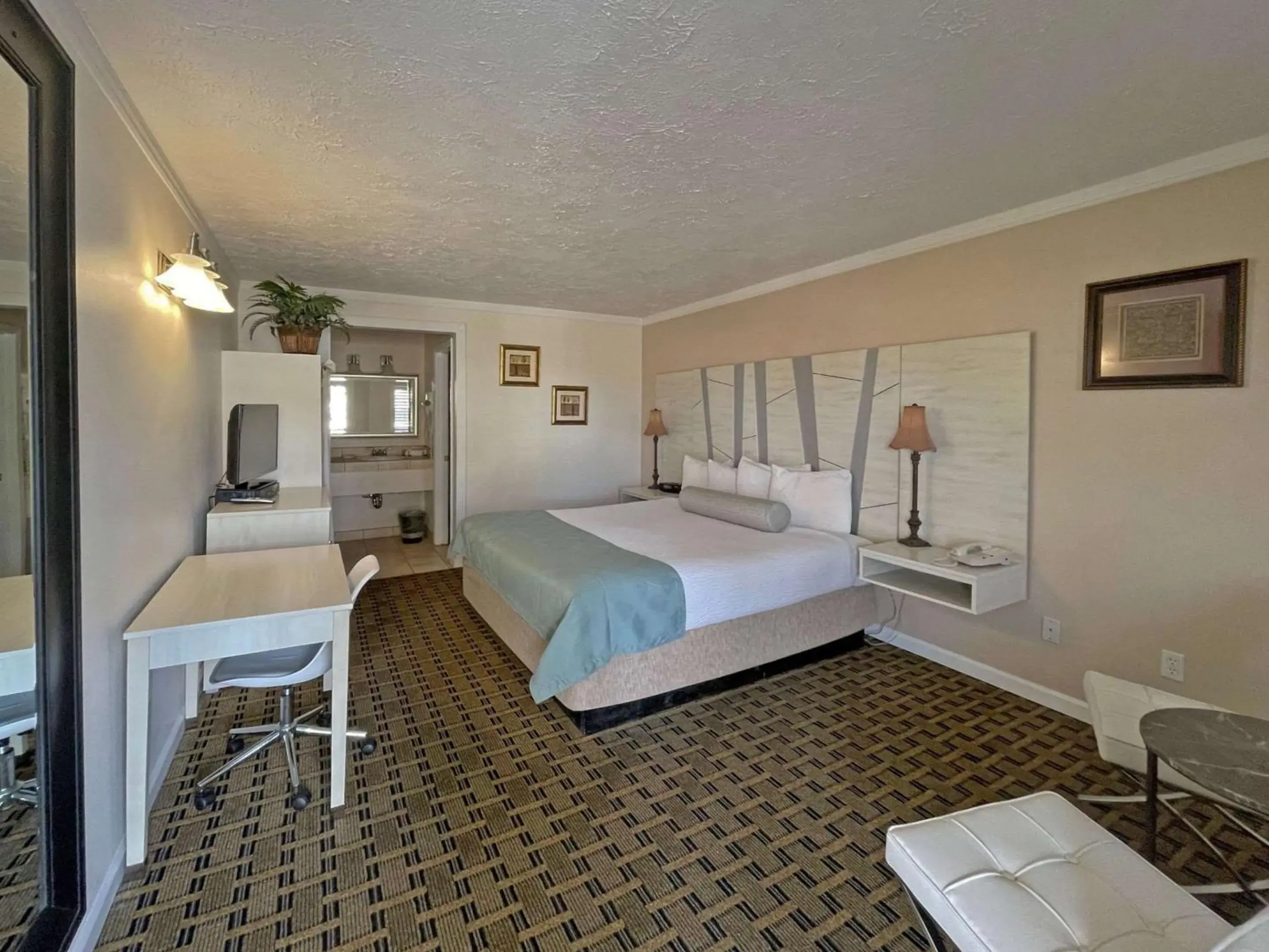 Bedroom, Bed in The Inn at Baechtel Creek Bedroom, Bed in The Inn at Baechtel Creek