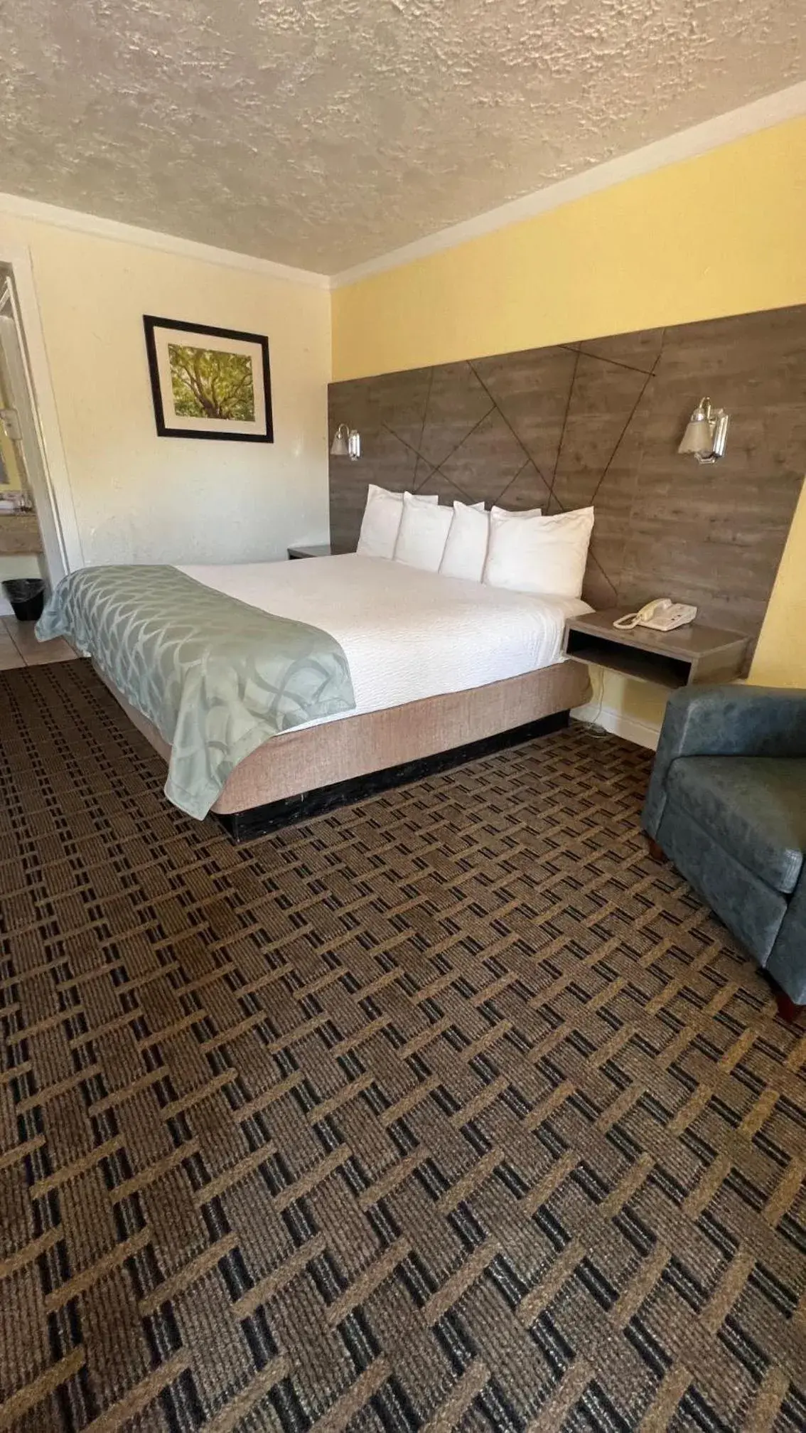 View (from property/room), Bed in The Inn at Baechtel Creek View (from property/room), Bed in The Inn at Baechtel Creek