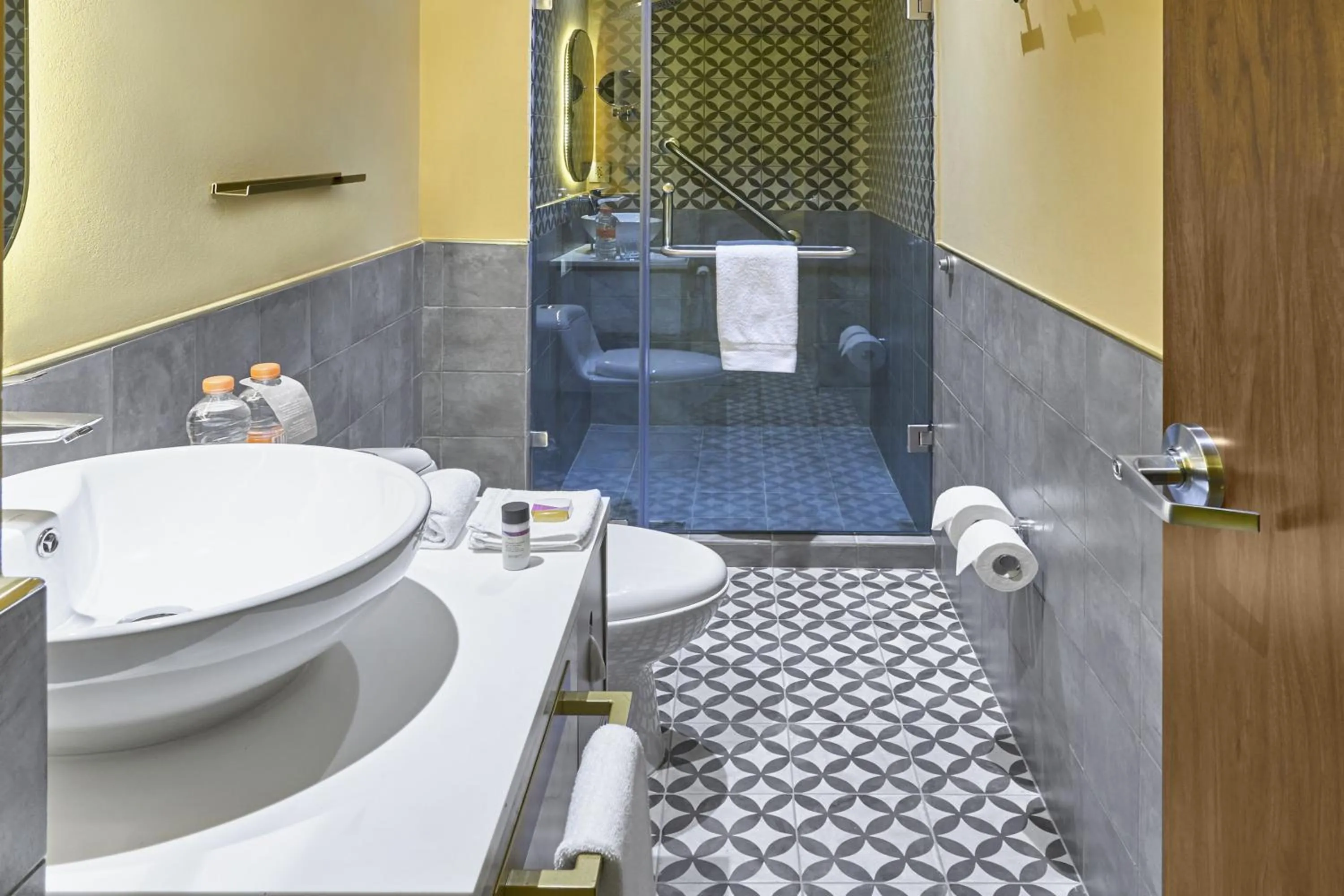 Bathroom in City Centro by Marriott San Luis Potosi