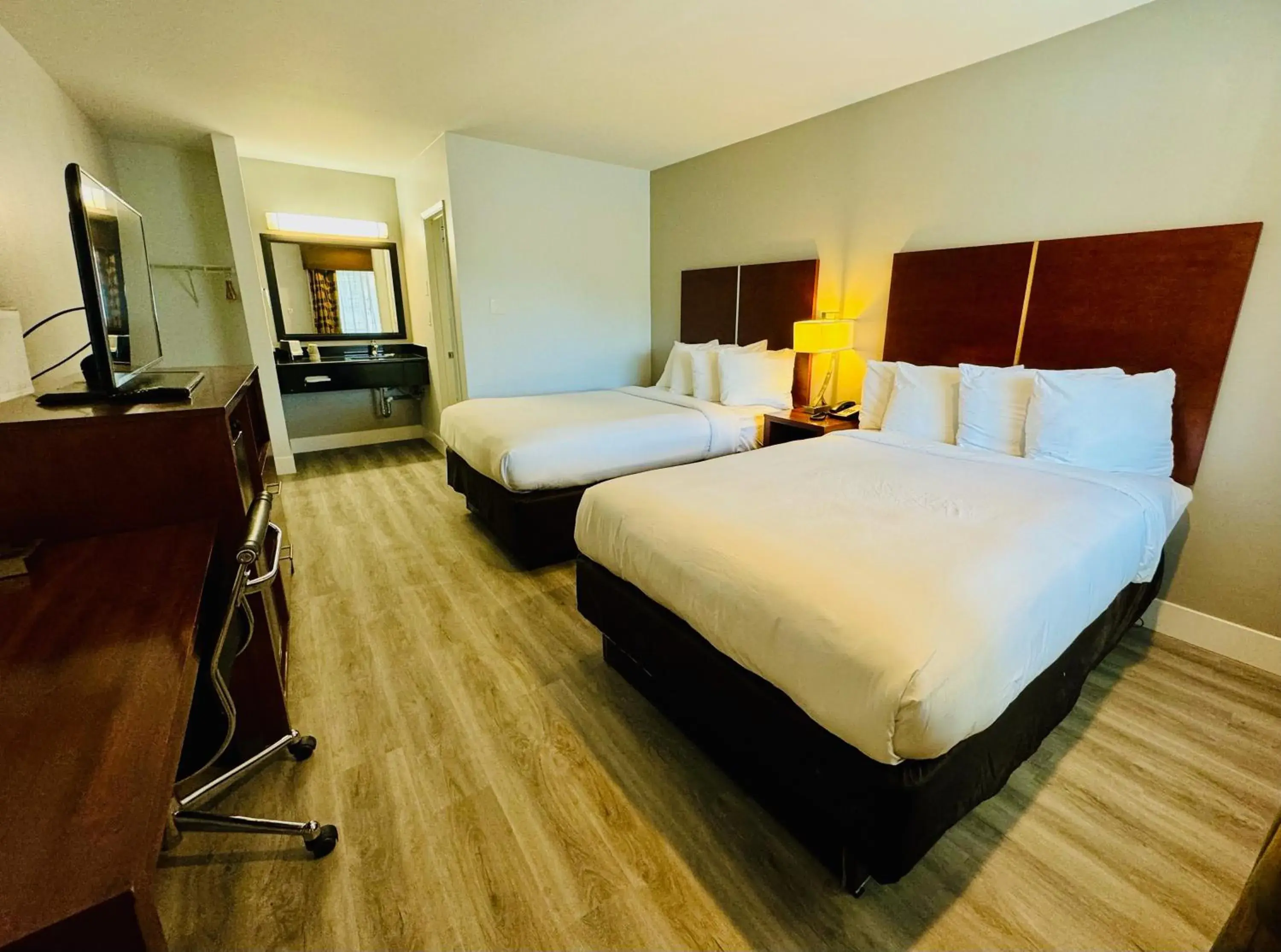 Bedroom, Bed in Motel 6 Martinez, CA Bedroom, Bed in Motel 6 Martinez, CA