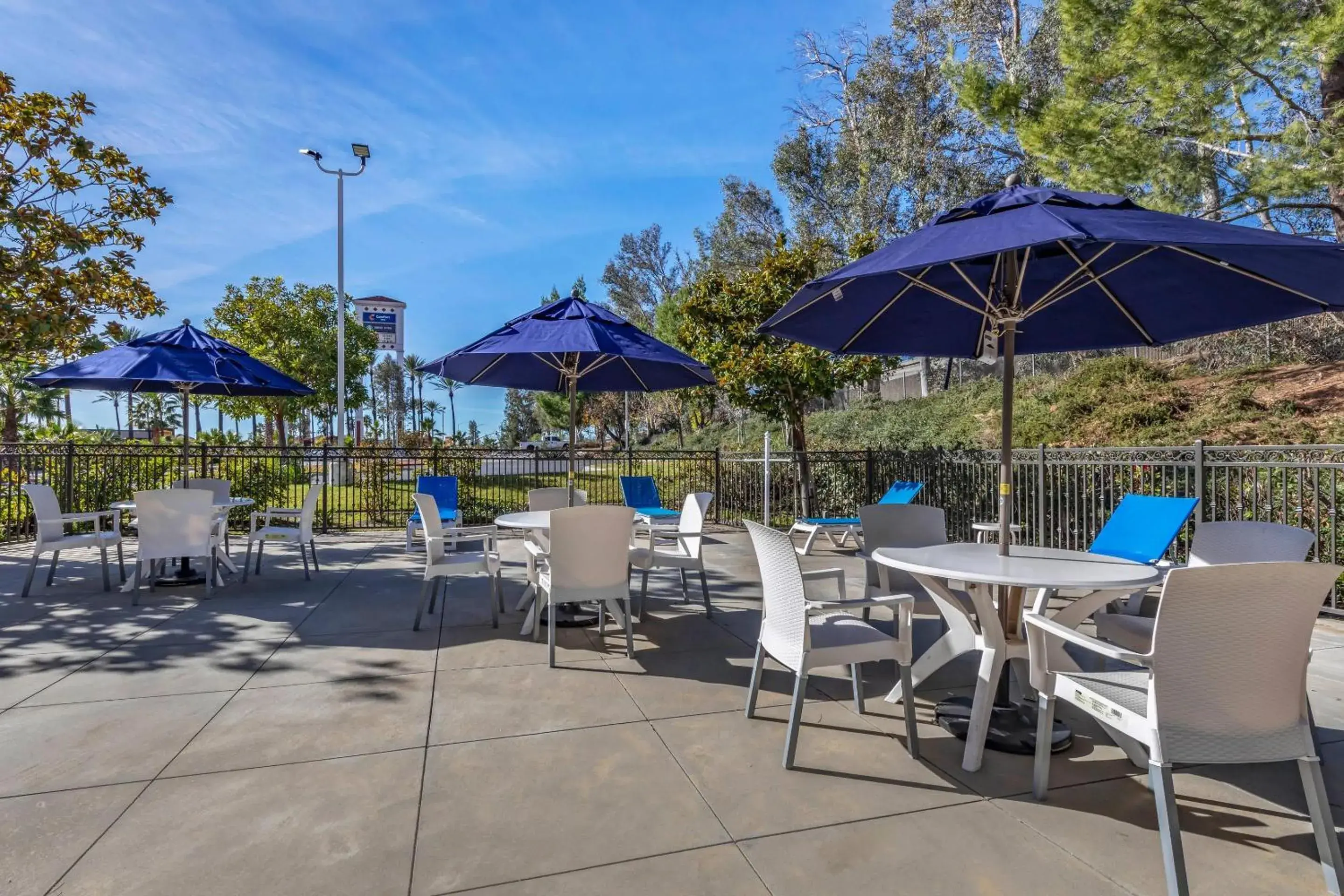 Property building in Comfort Inn Fontana Property building in Comfort Inn Fontana