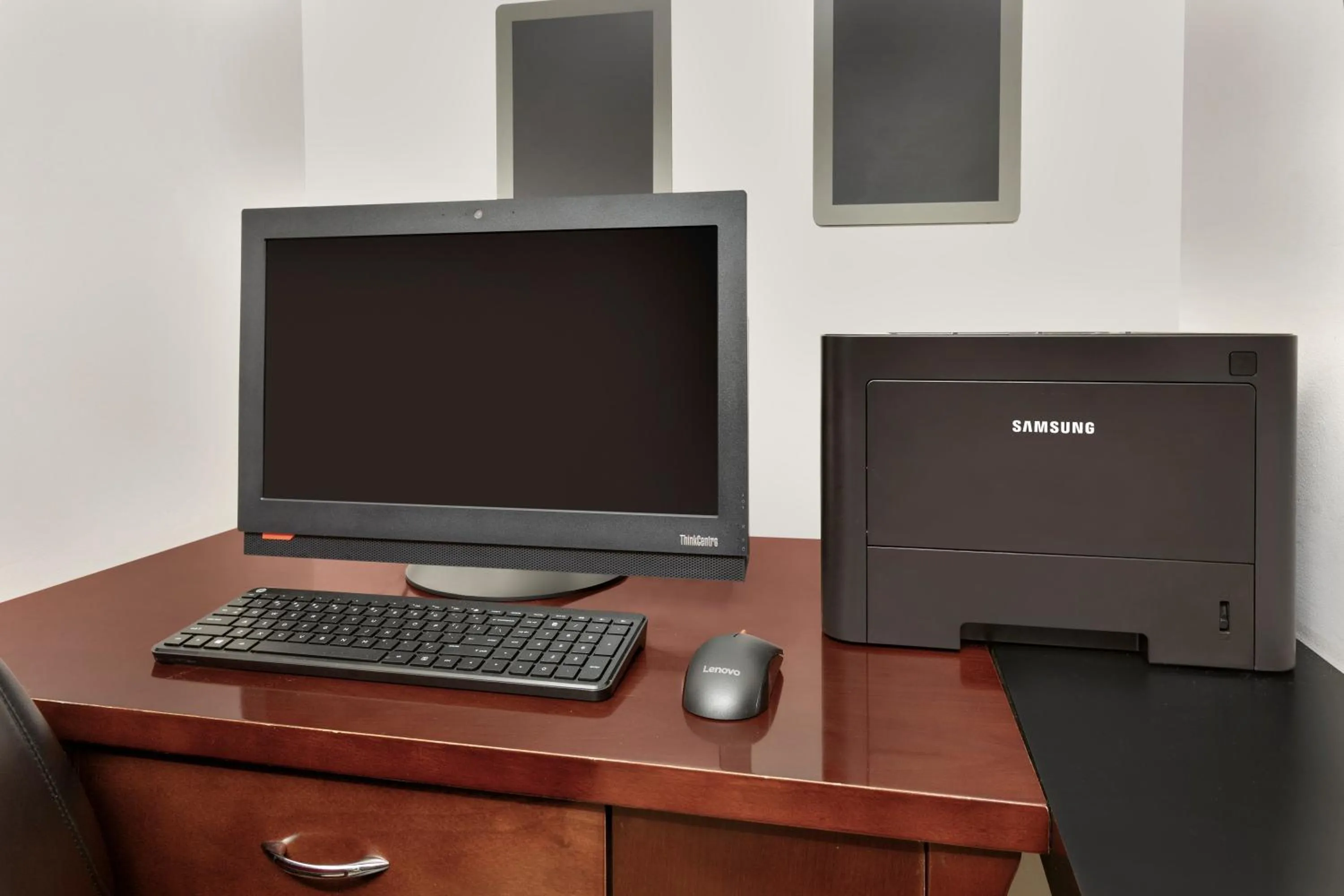 Business facilities in Ramada by Wyndham Oakland Downtown City Center