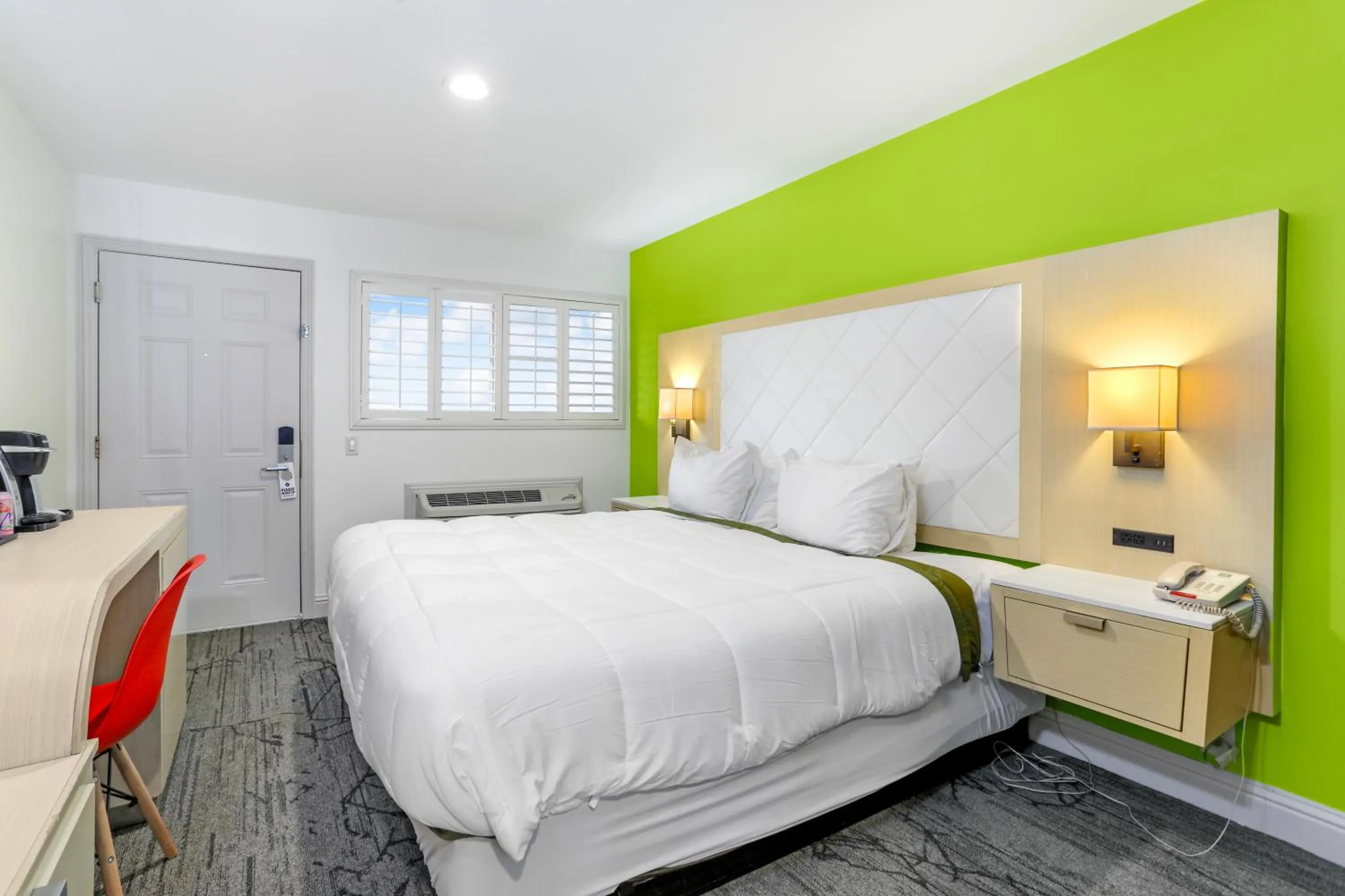 Bedroom, Bed in Signature Inn Berkeley