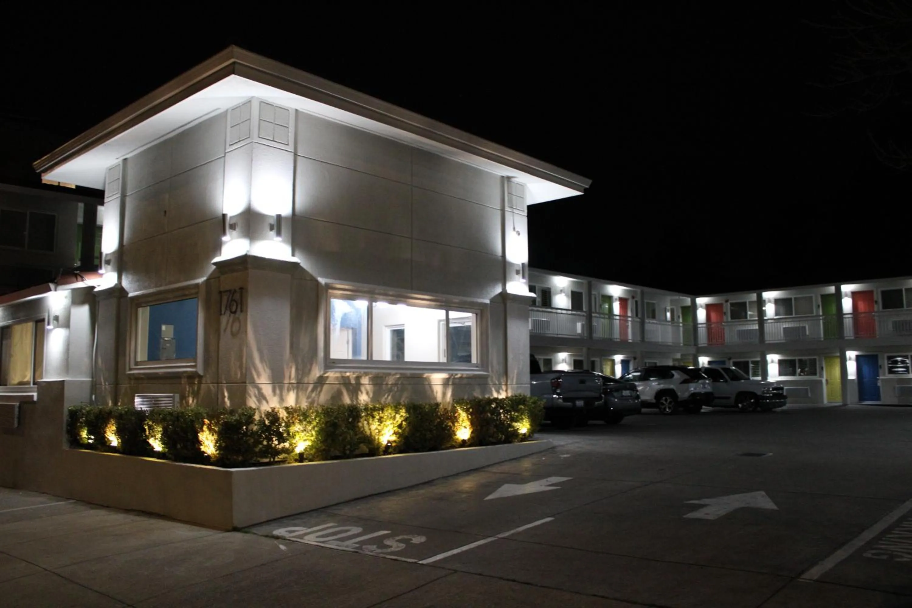 Property building in Signature Inn Berkeley