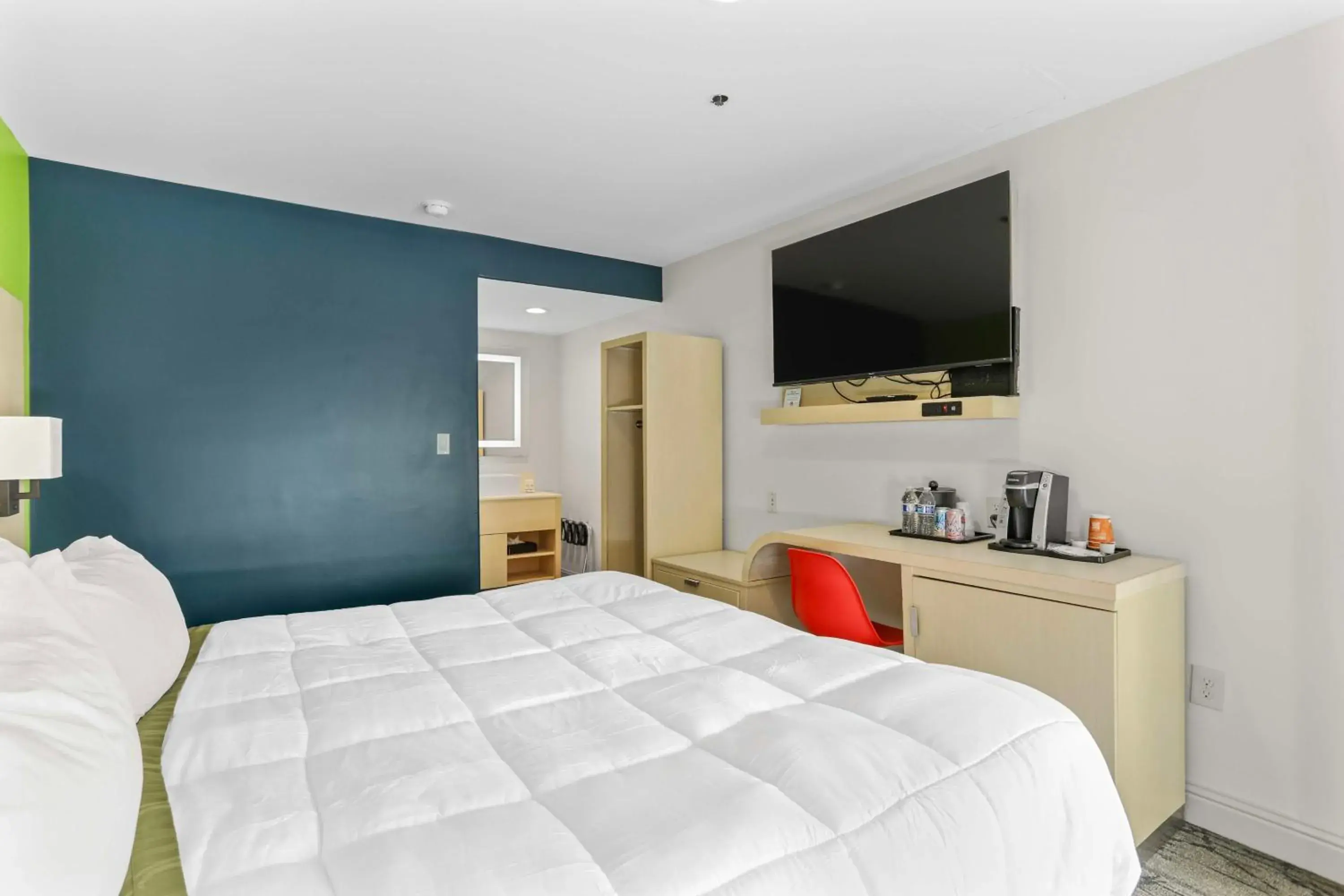 Bedroom, Bed in Inn at University Bedroom, Bed in Inn at University