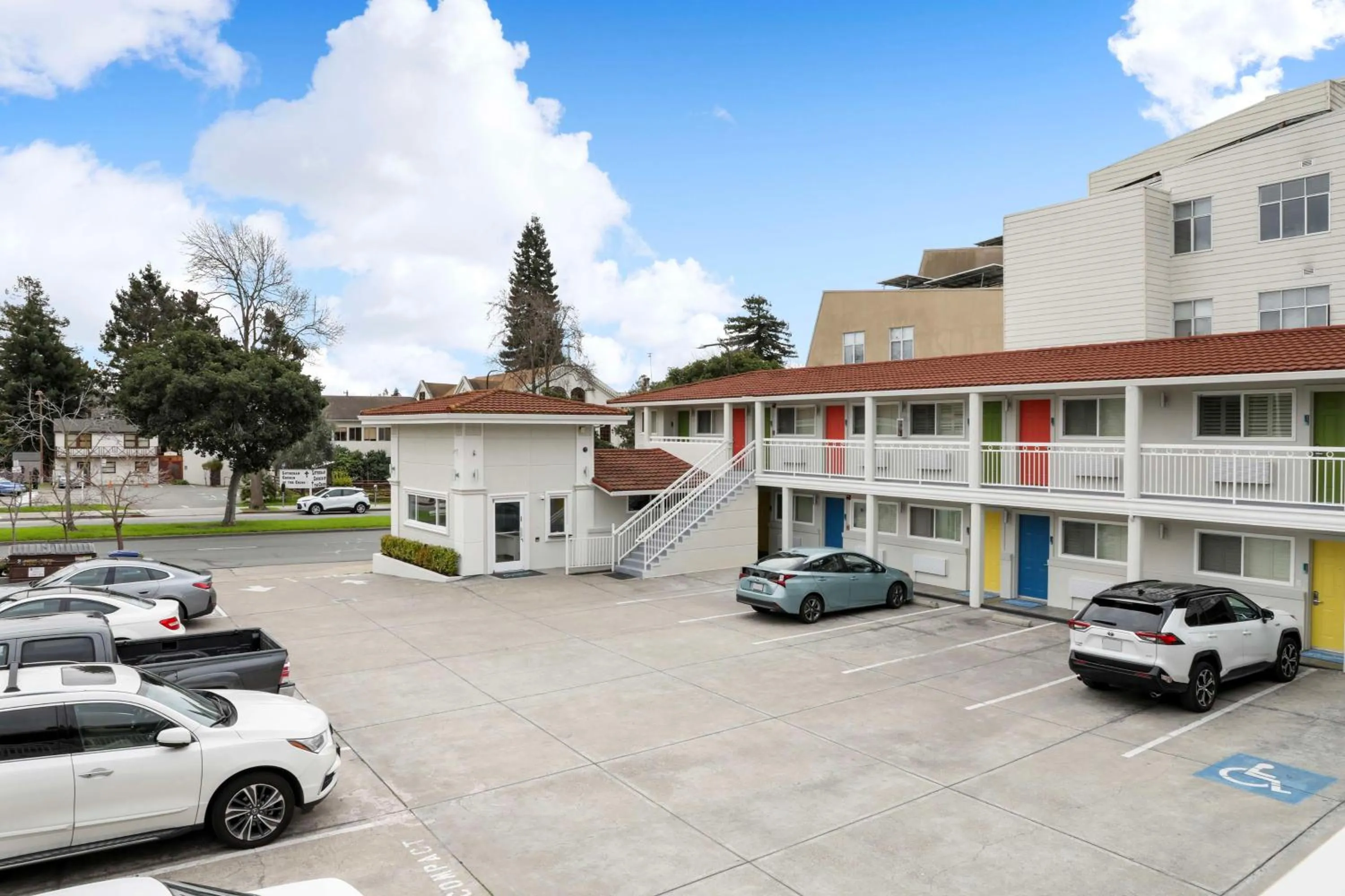 Property building in Signature Inn Berkeley