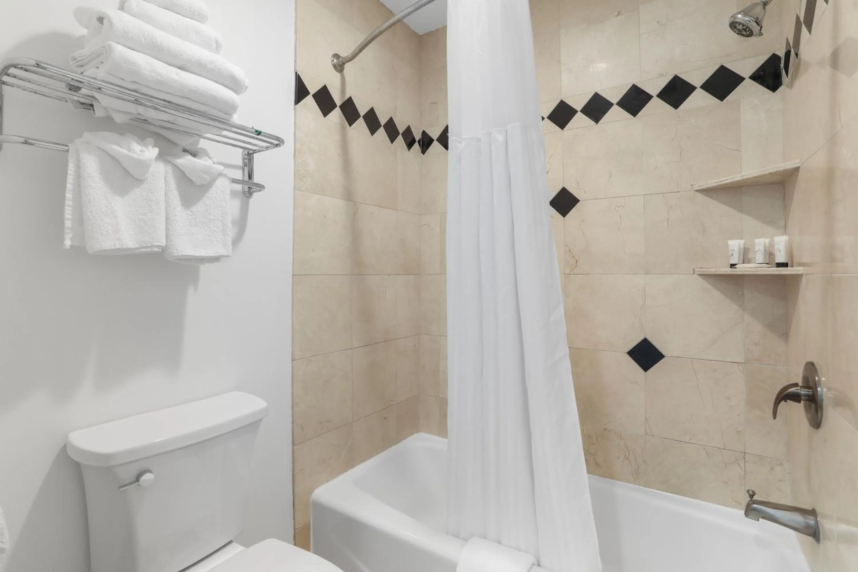 Bathroom in Signature Inn Berkeley