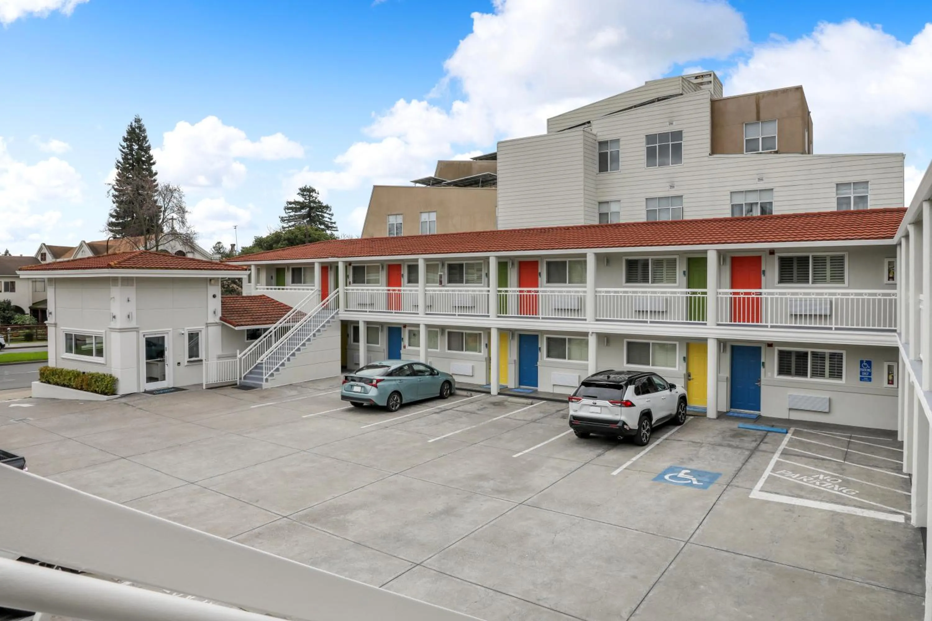 Property building in Signature Inn Berkeley